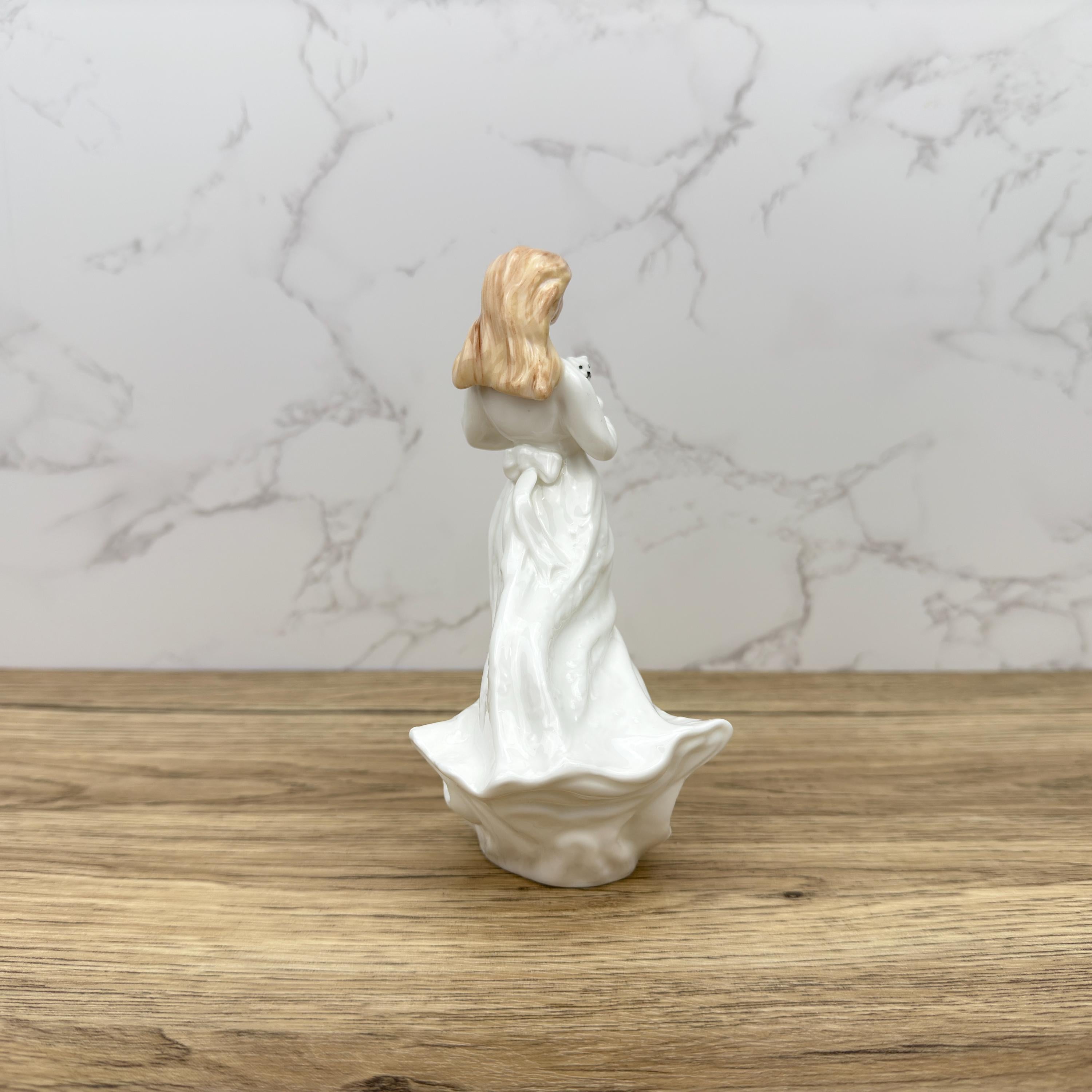 Royal Doulton Porcelain Figurine, Pretty Lady, HN3389, 1991