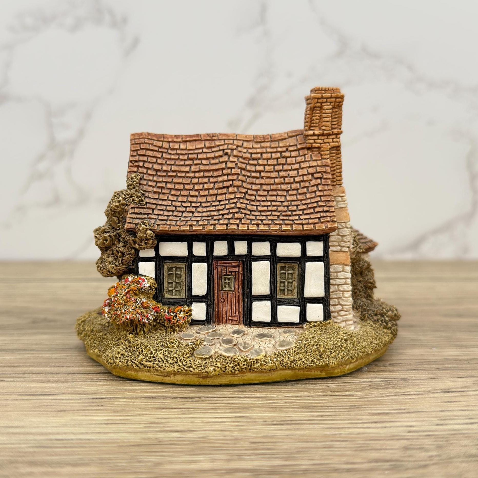 Vintage Lilliput Lane Cottage Ornament, Five Ways, Cumbria Handmade Miniature with Box