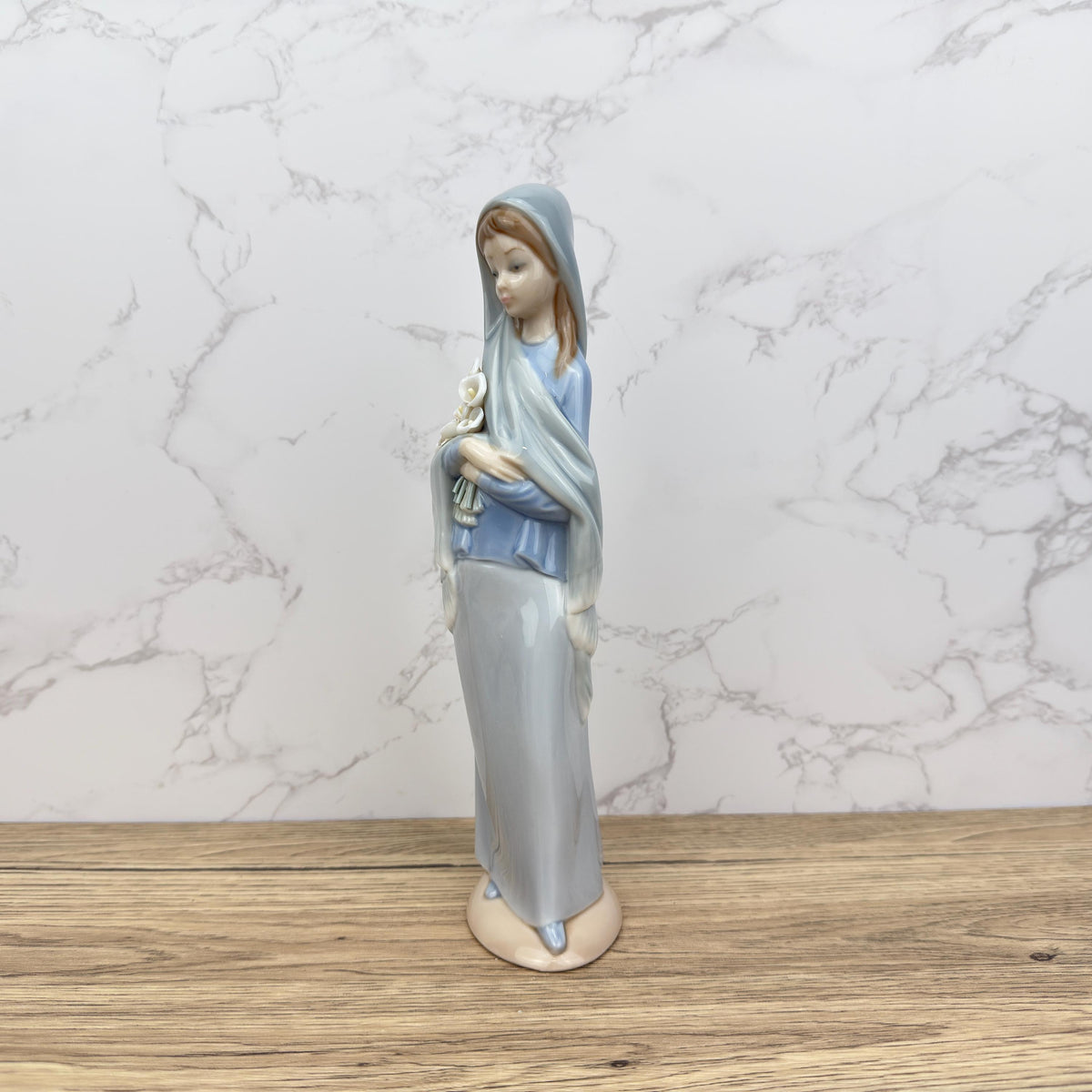Vintage Lladro Girl With Calla Lilies Porcelain Figurine #4650