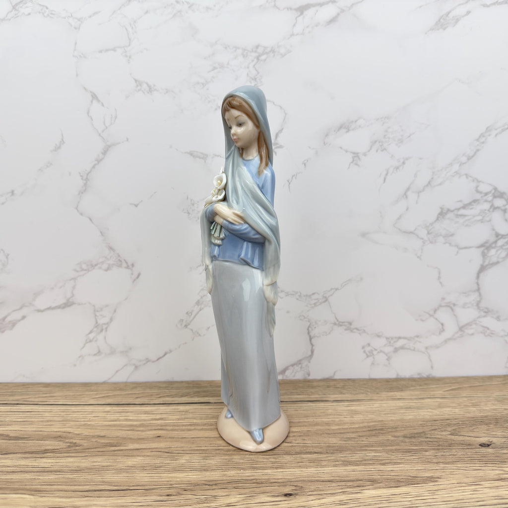 Vintage Lladro Girl With Calla Lilies Porcelain Figurine #4650