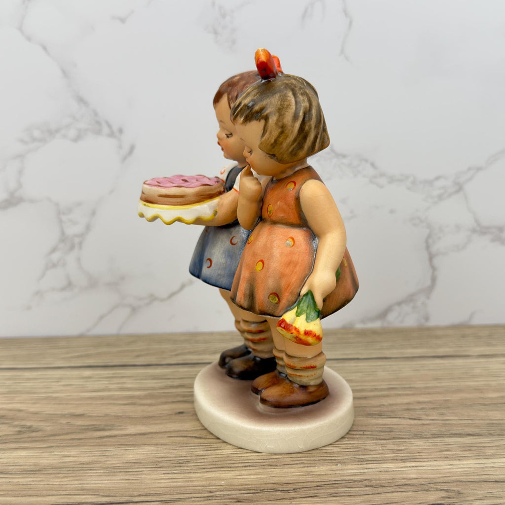 Vintage Goebel Hummel Figurine, Happy Birthday #176/0, TMK3, 5 inch