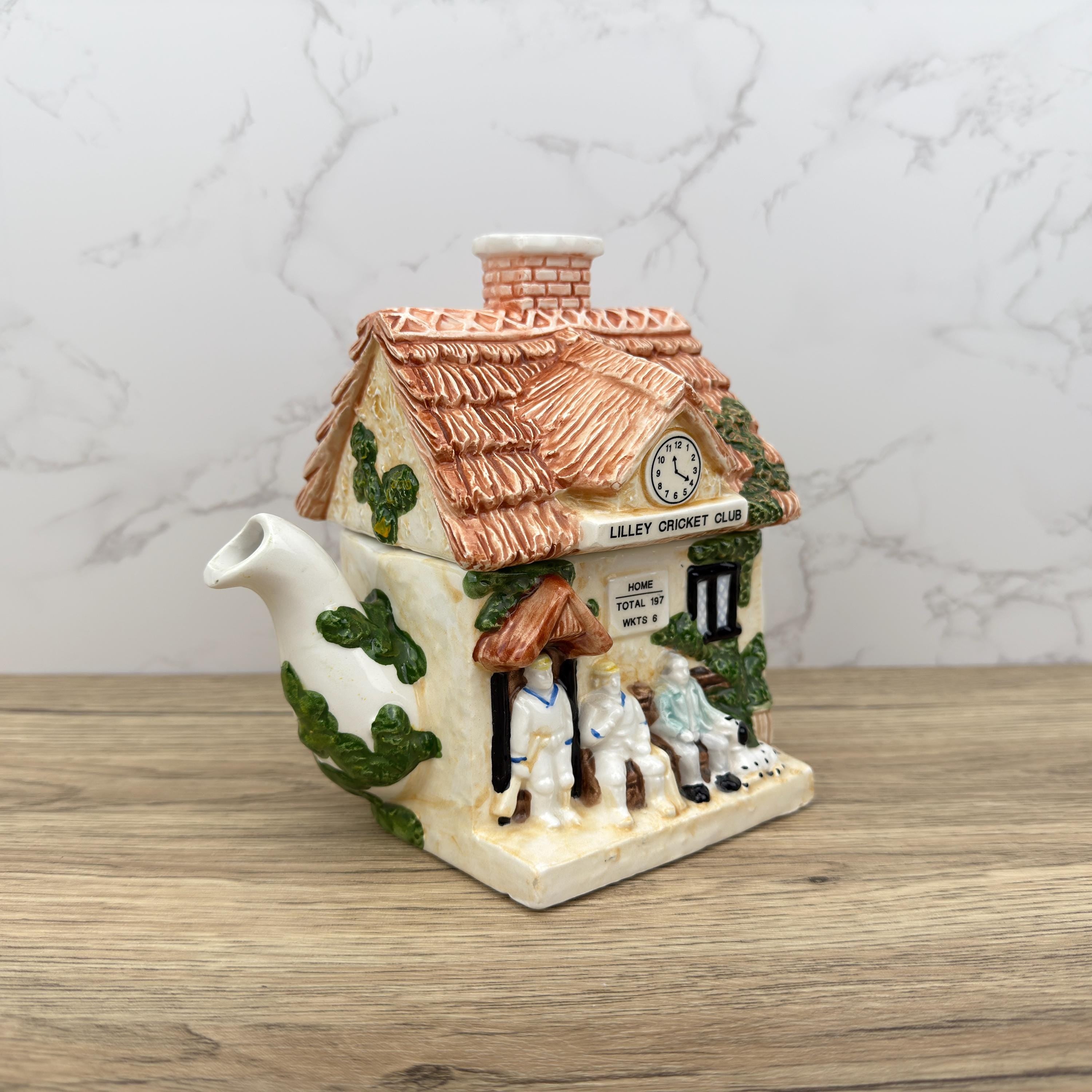The Leonardo Collection LILLEY CRICKET CLUB Teapot, Porcelain Kitchen Decor Vintage Decorative Collectible Teapot, Country Houses Collectors