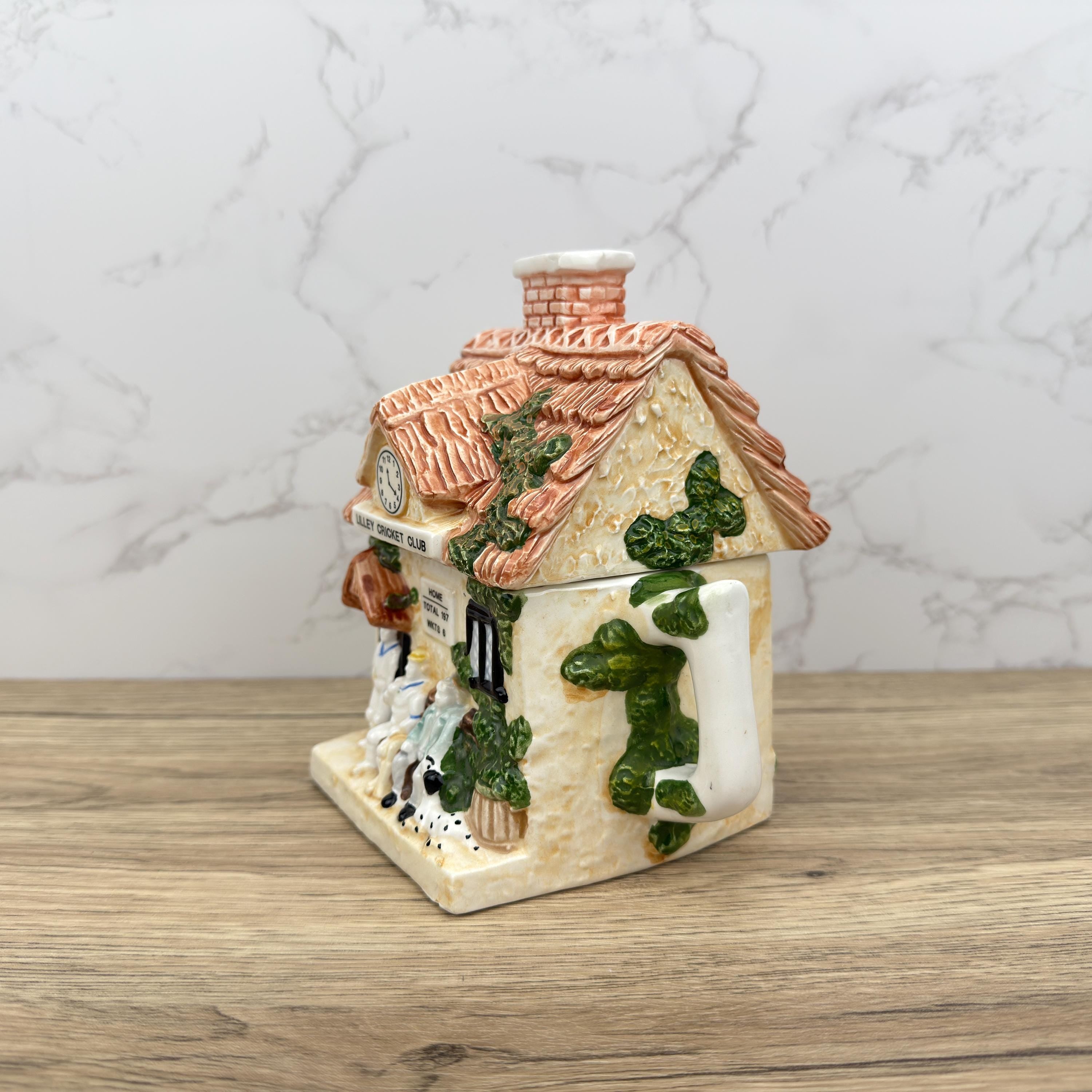 The Leonardo Collection LILLEY CRICKET CLUB Teapot, Porcelain Kitchen Decor Vintage Decorative Collectible Teapot, Country Houses Collectors