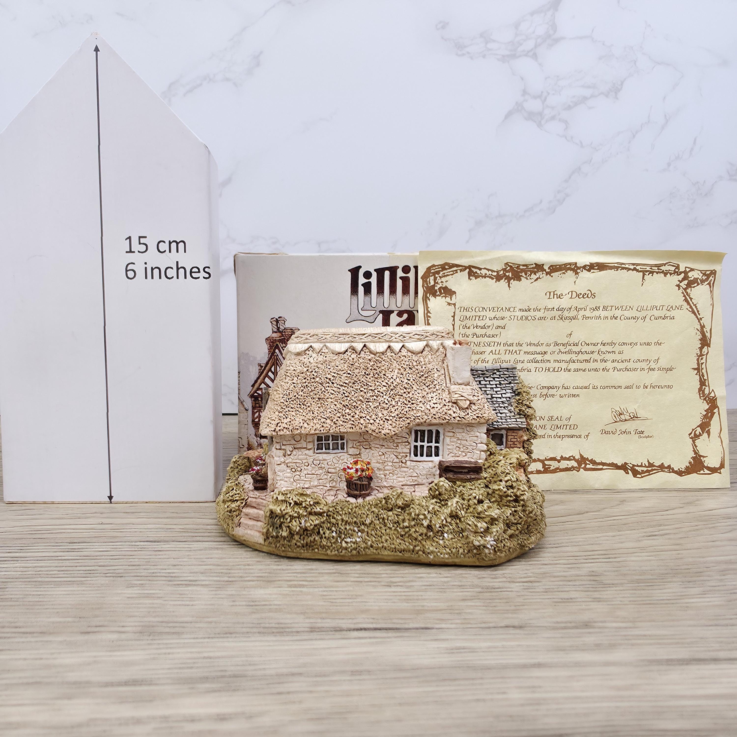 Lilliput Lane Miniature Cottage, Quaint English Village Inn Collectible