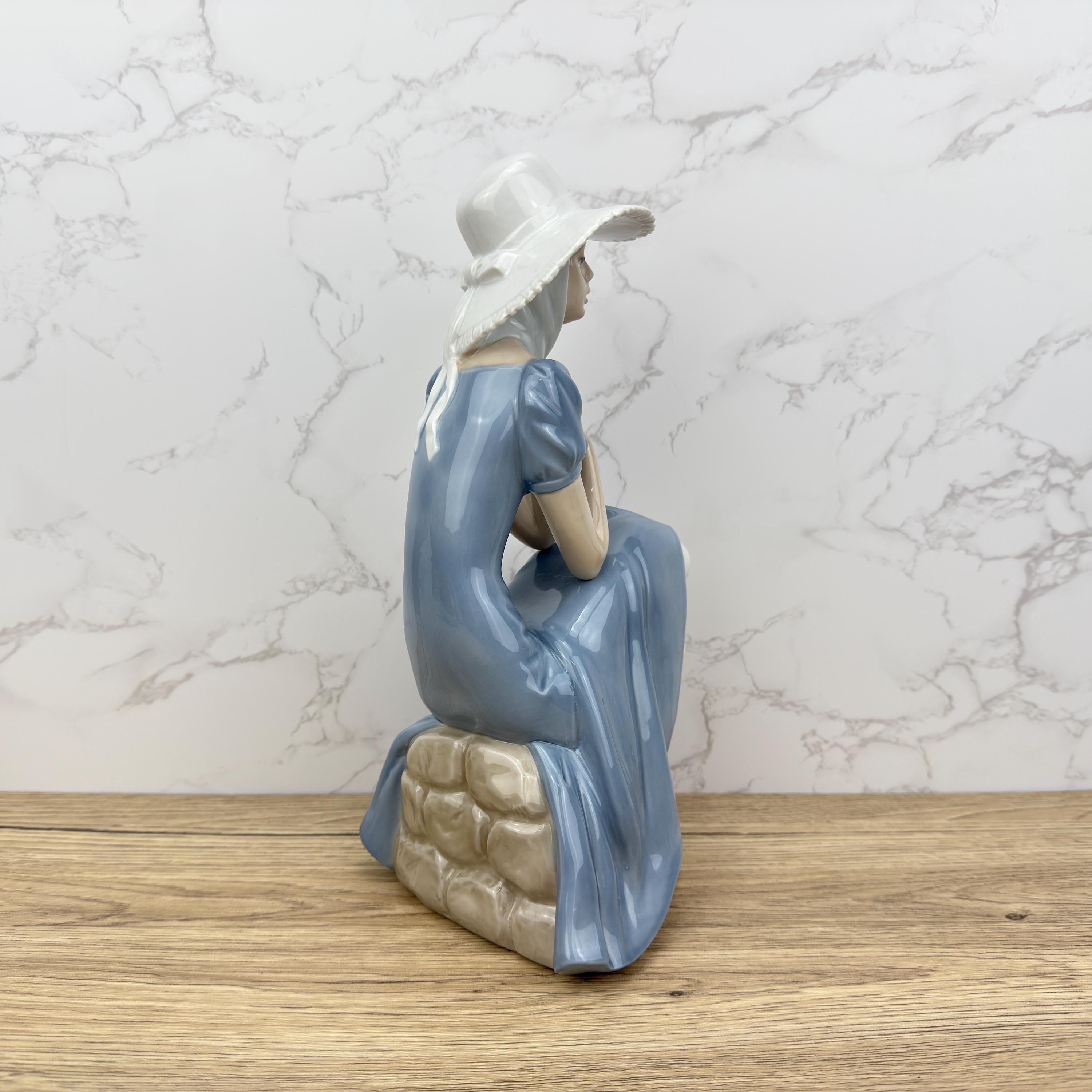 Lladro Nao La Pamela Figurine | Vintage Spanish Porcelain, Lady with Hat
