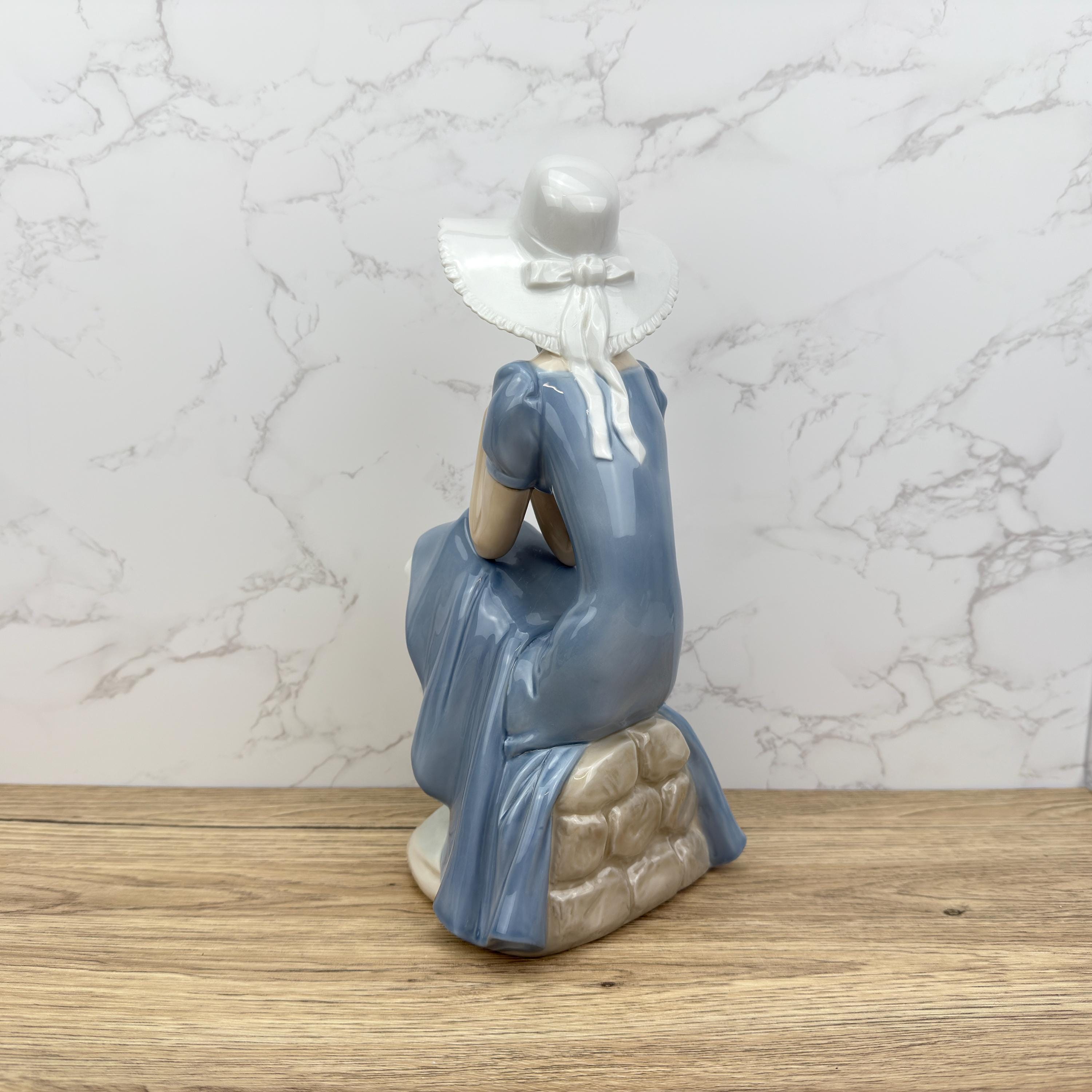 Lladro Nao La Pamela Figurine | Vintage Spanish Porcelain, Lady with Hat