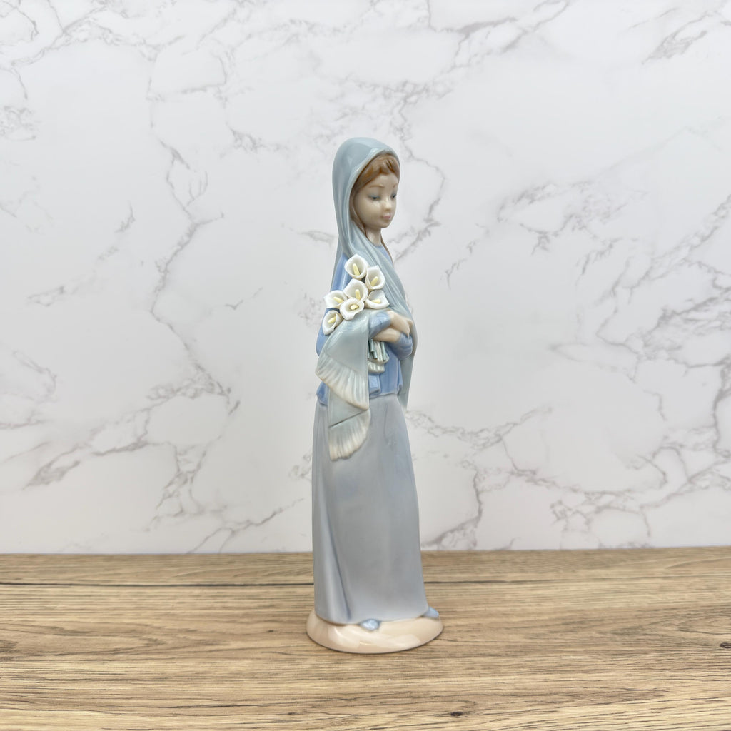 Vintage Lladro Girl With Calla Lilies Porcelain Figurine #4650