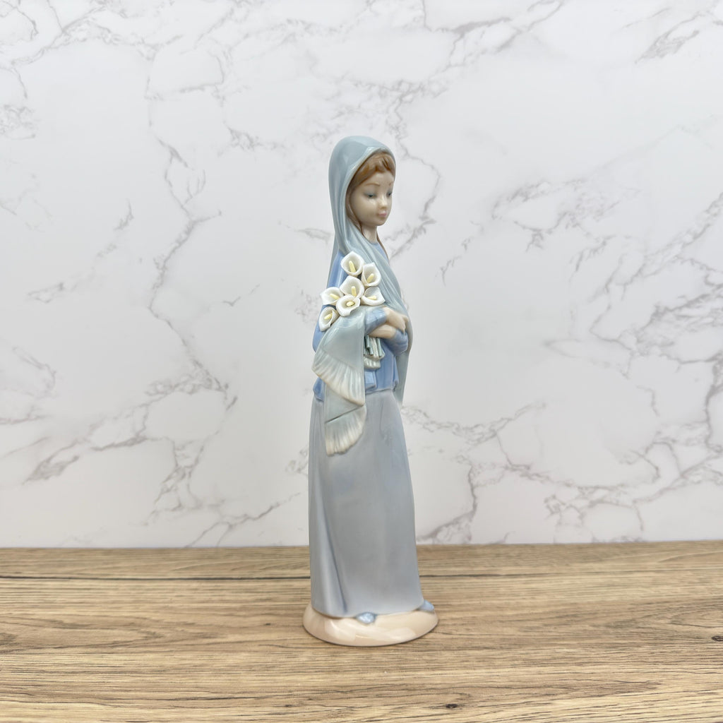Vintage Lladro Girl With Calla Lilies Porcelain Figurine #4650