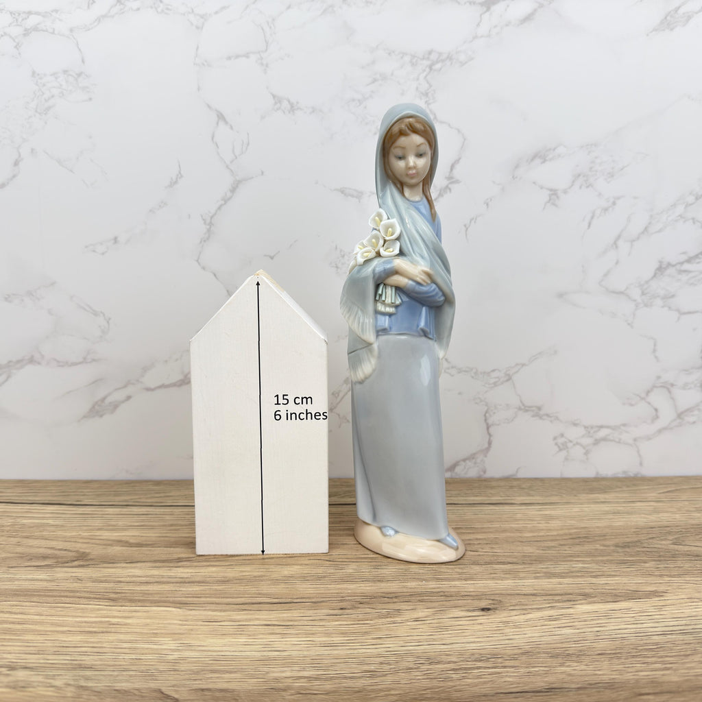 Vintage Lladro Girl With Calla Lilies Porcelain Figurine #4650