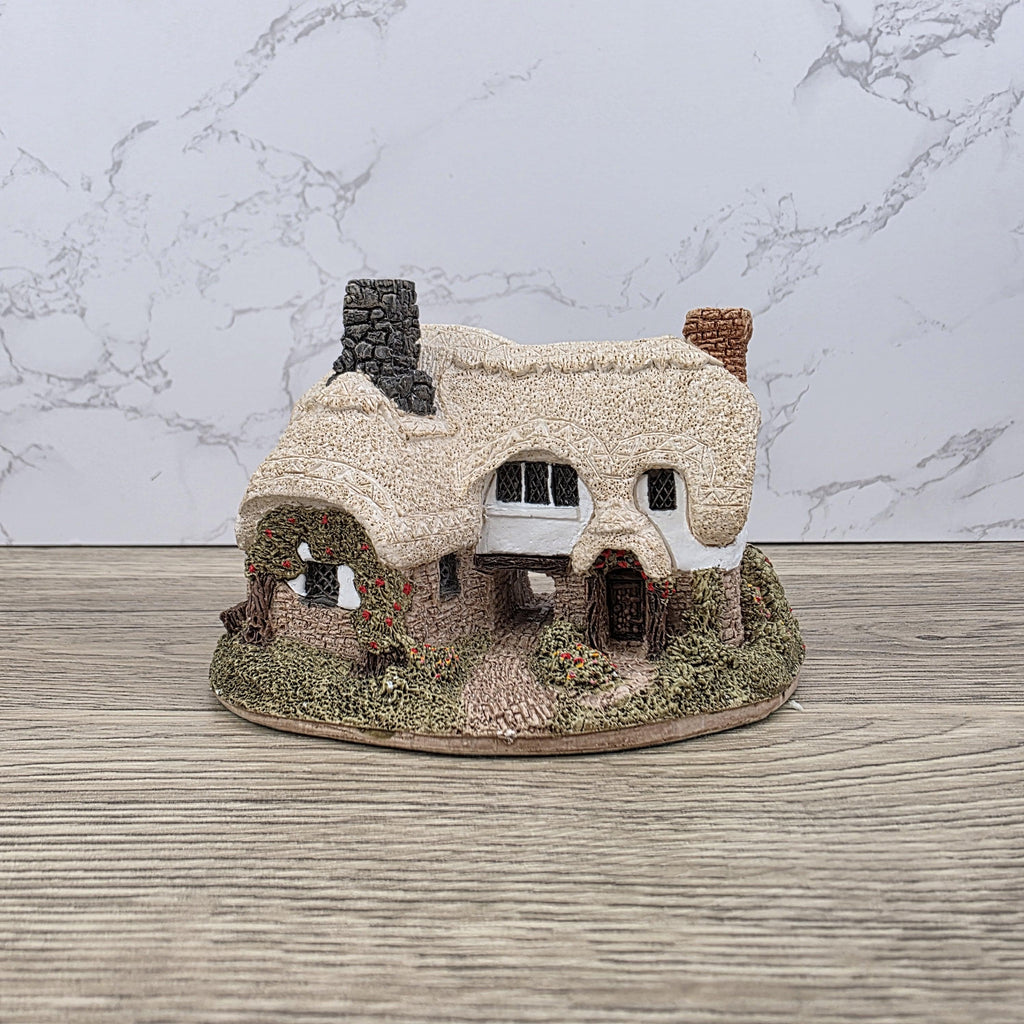 Lilliput Lane Bridge House Miniature | Handcrafted UK Cottagecore Decor