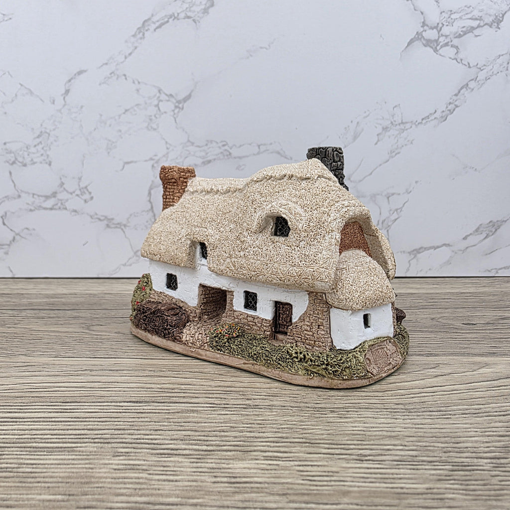 Lilliput Lane Bridge House Miniature | Handcrafted UK Cottagecore Decor