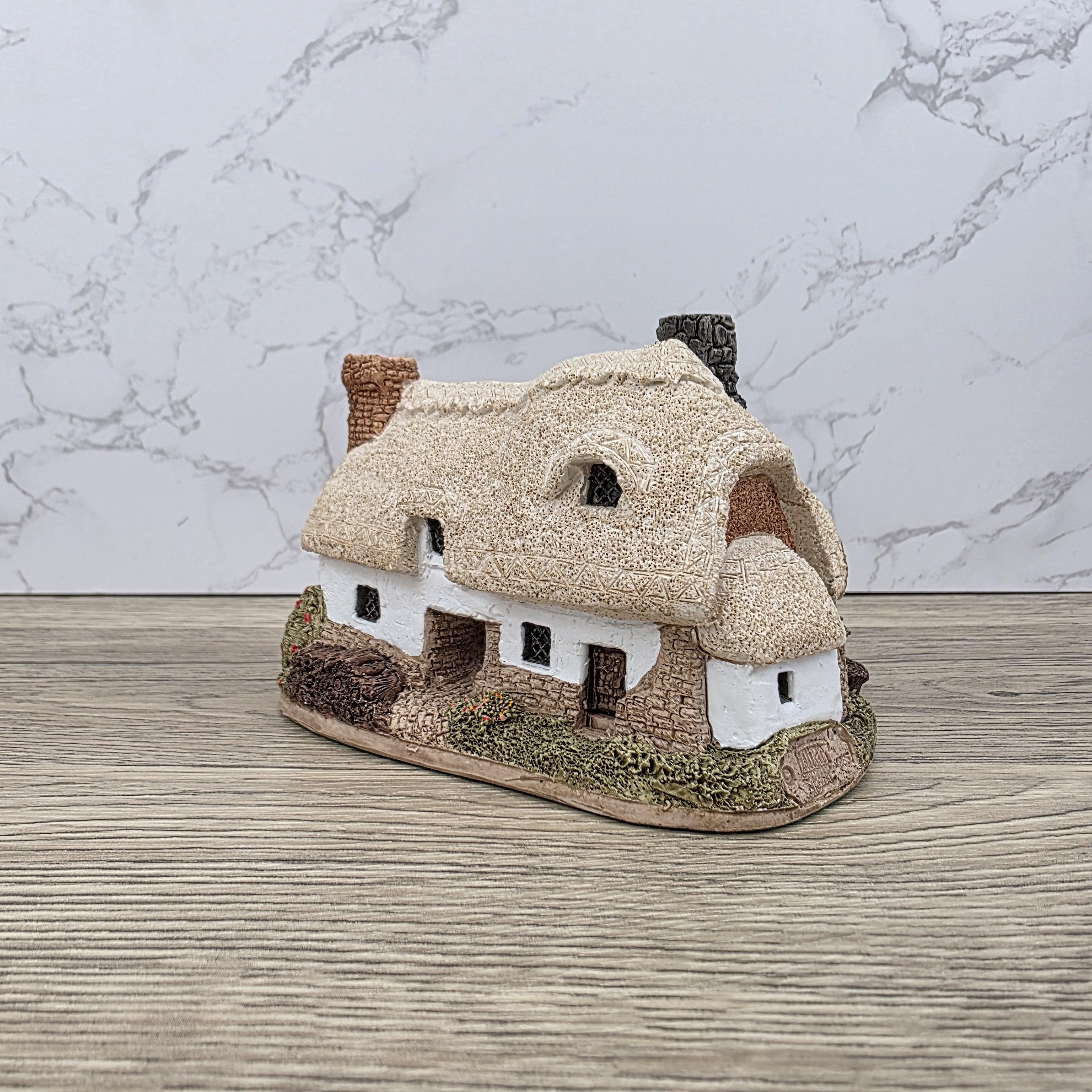 Lilliput Lane Bridge House Miniature | Handcrafted UK Cottagecore Decor