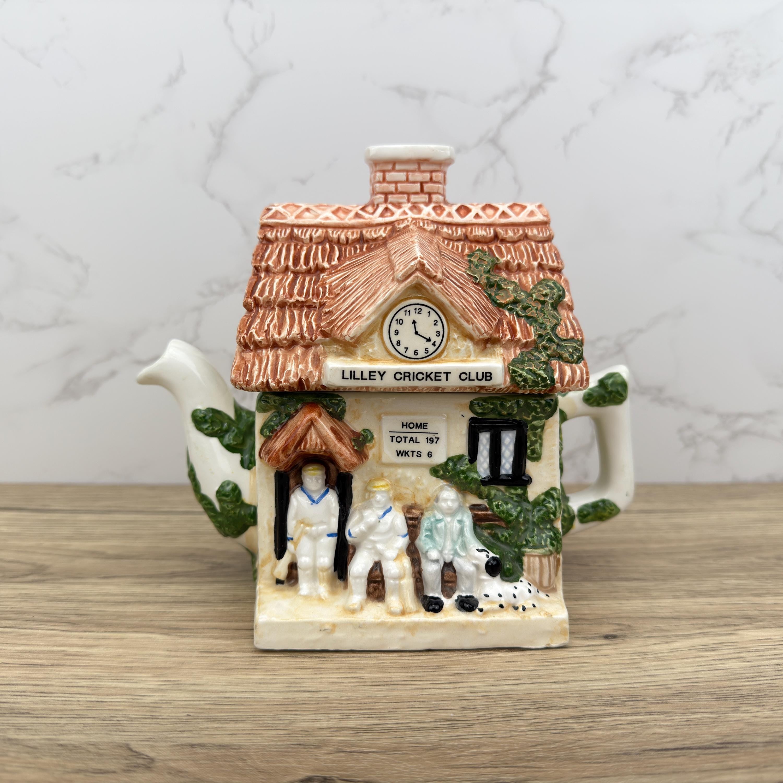 The Leonardo Collection LILLEY CRICKET CLUB Teapot, Porcelain Kitchen Decor Vintage Decorative Collectible Teapot, Country Houses Collectors