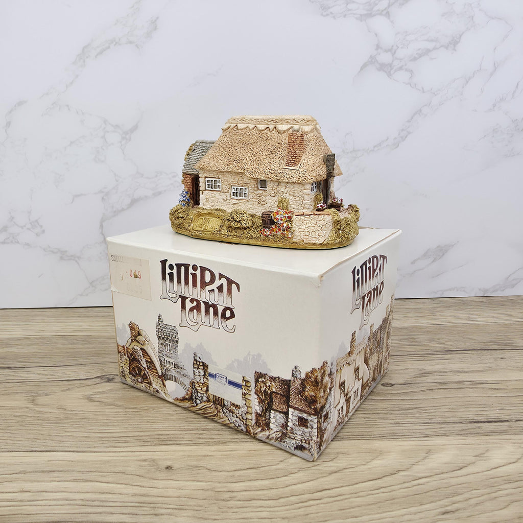 Lilliput Lane Miniature Cottage, Quaint English Village Inn Collectible