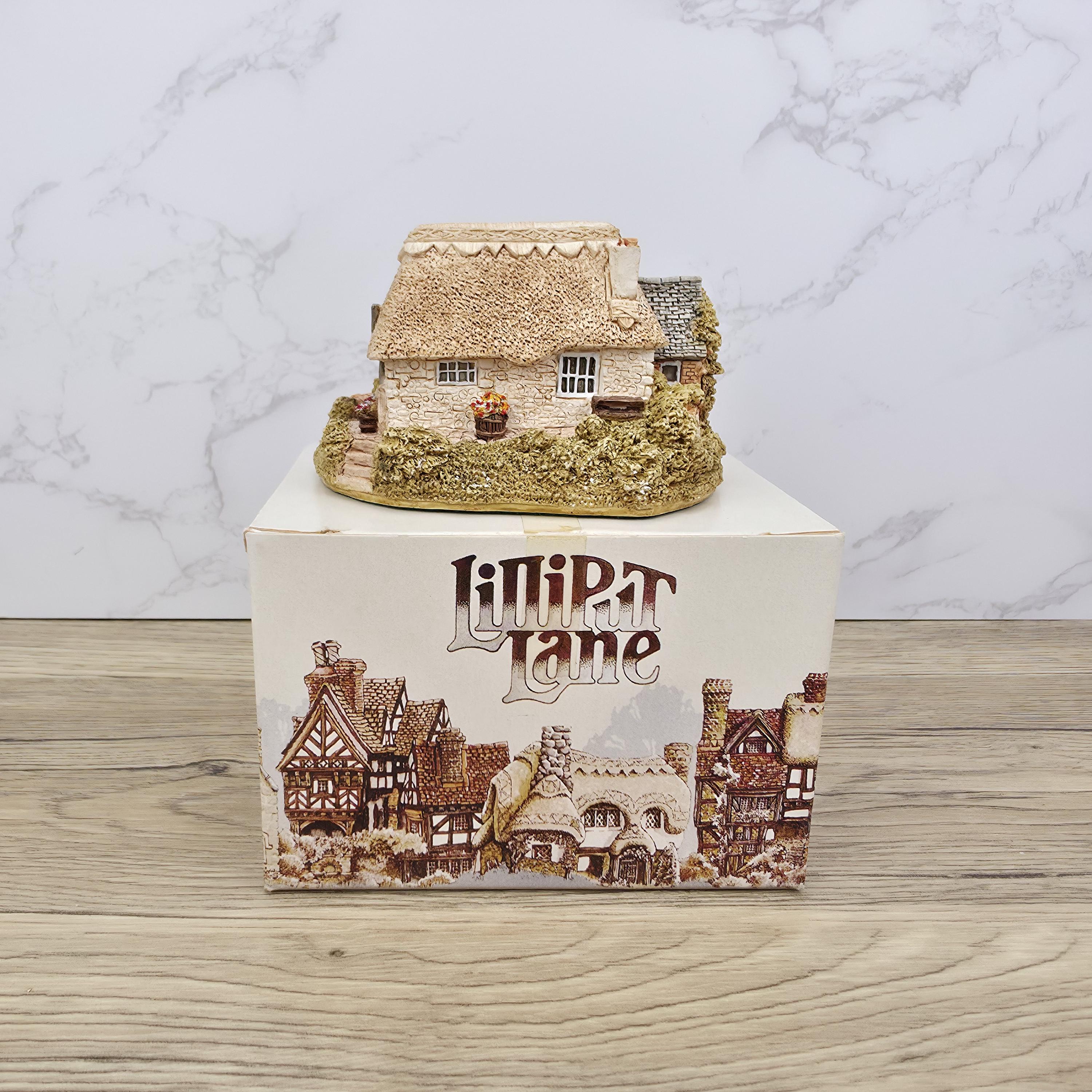 Lilliput Lane Miniature Cottage, Quaint English Village Inn Collectible