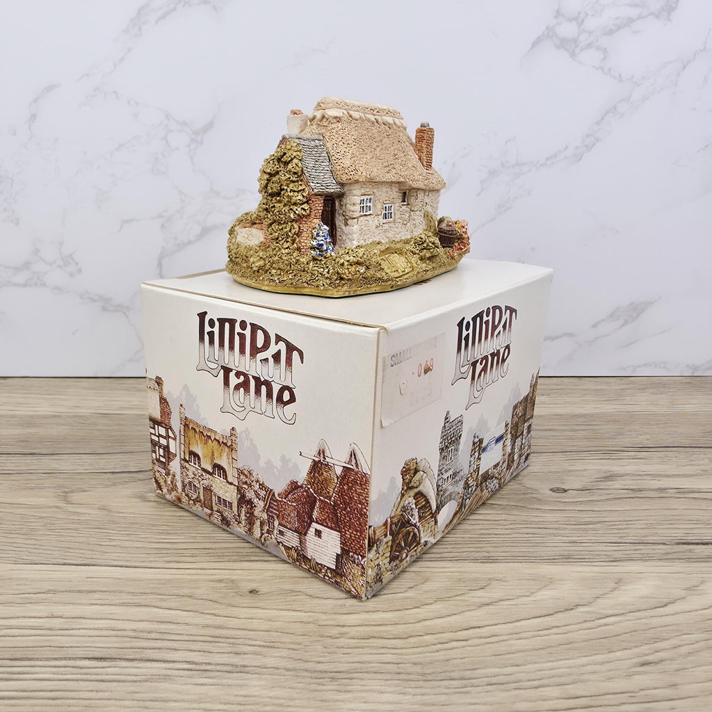 Lilliput Lane Miniature Cottage, Quaint English Village Inn Collectible