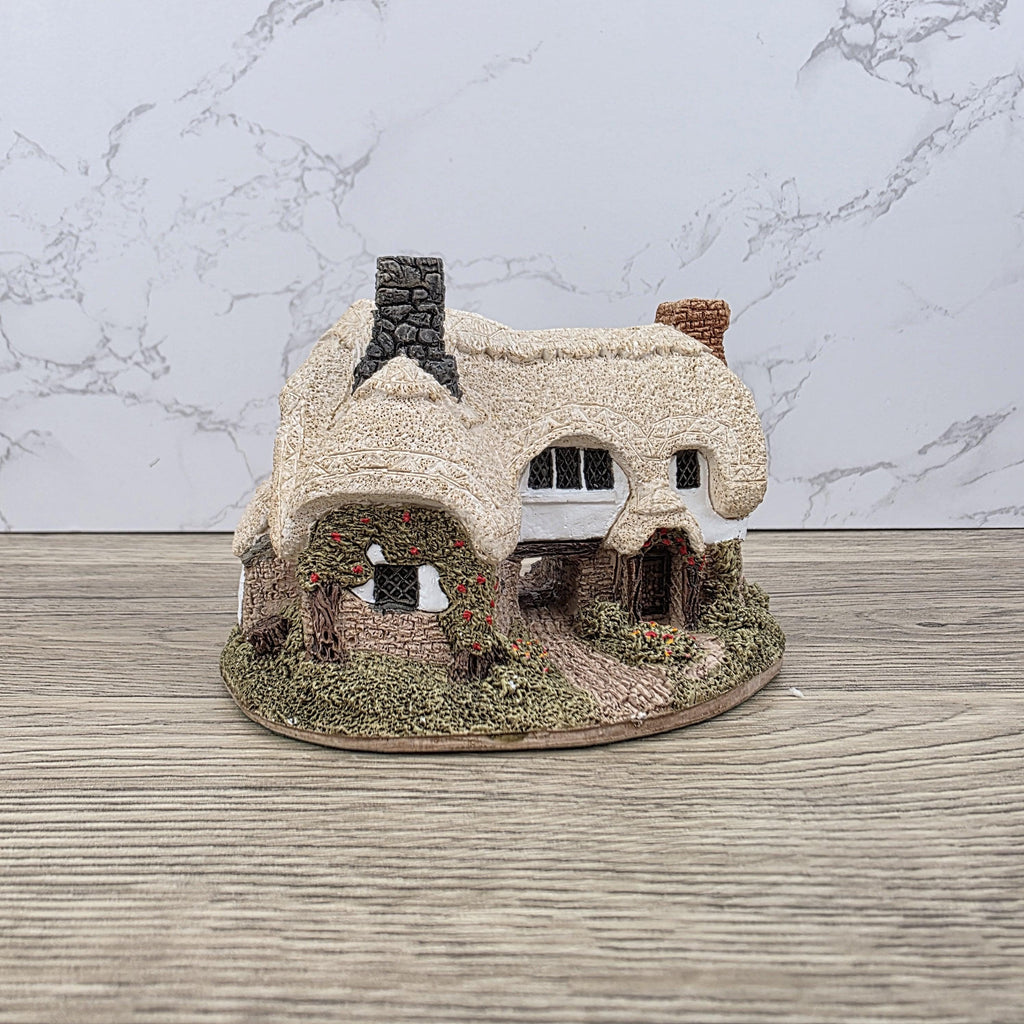 Lilliput Lane Bridge House Miniature | Handcrafted UK Cottagecore Decor