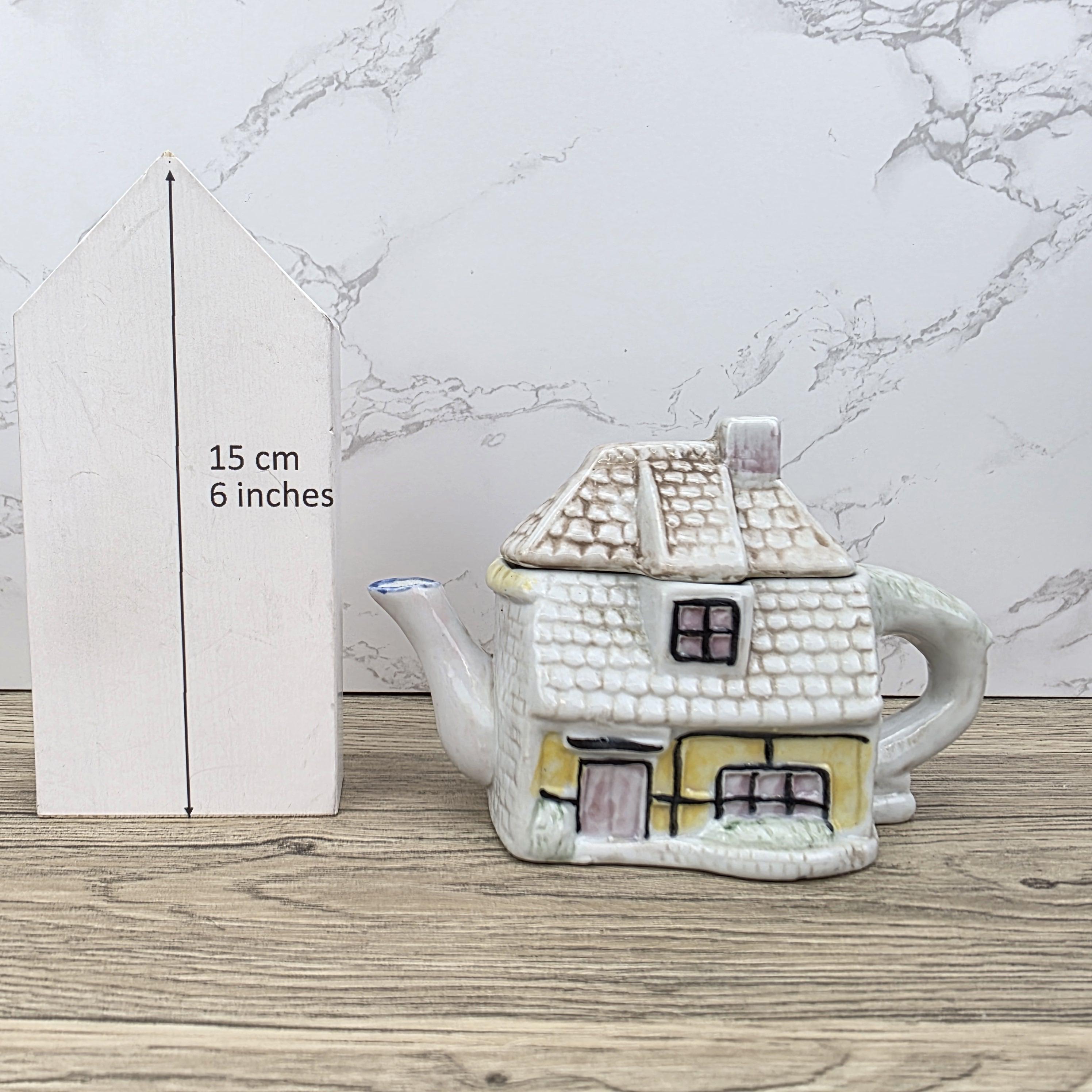 Vintage Cottagecore Teapot, Country House Novelty Teapot