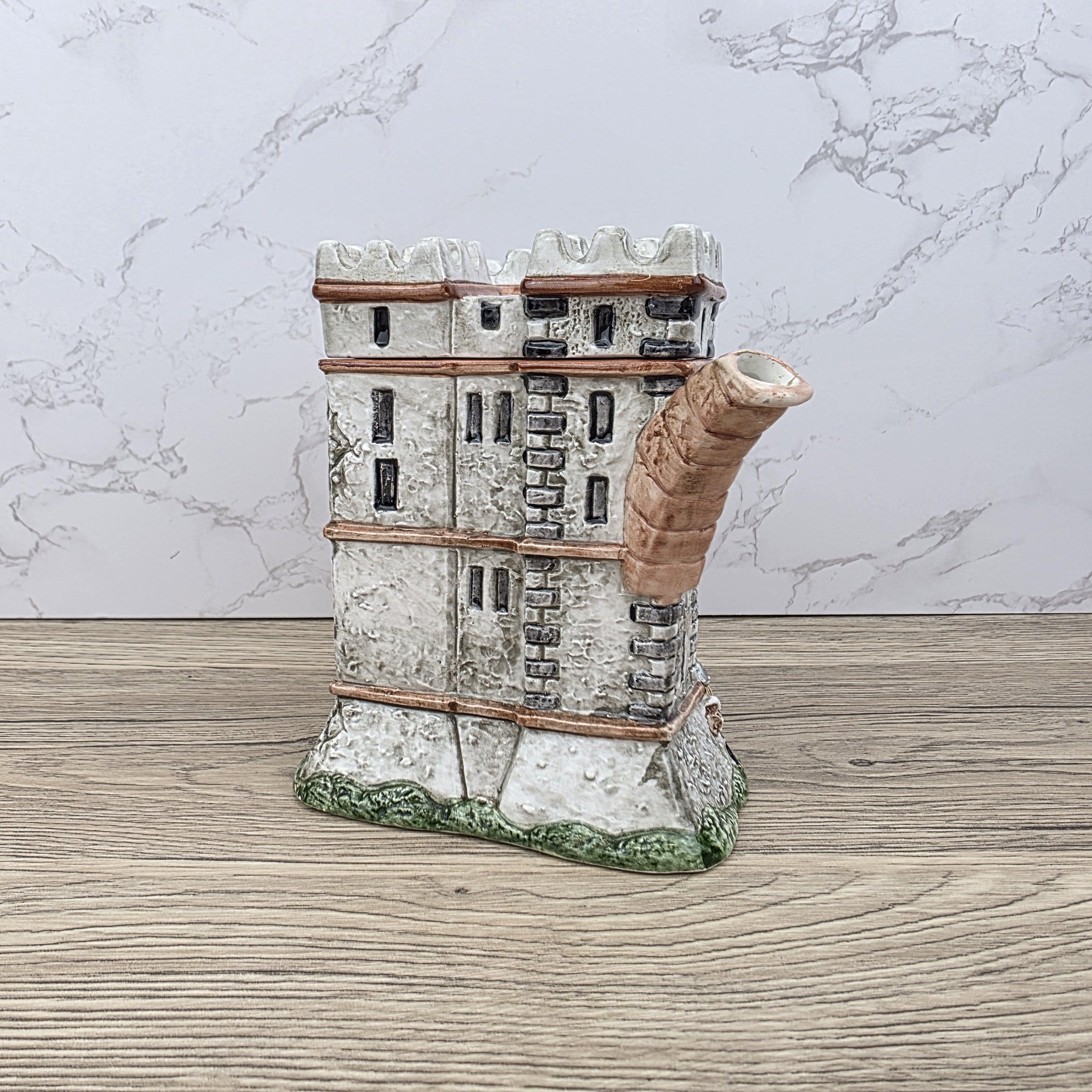 Leonardo Novelty Teapot Castle Shaped Ceramic Collectible Medieval Fortress Vintage Decor with Handle Tower
