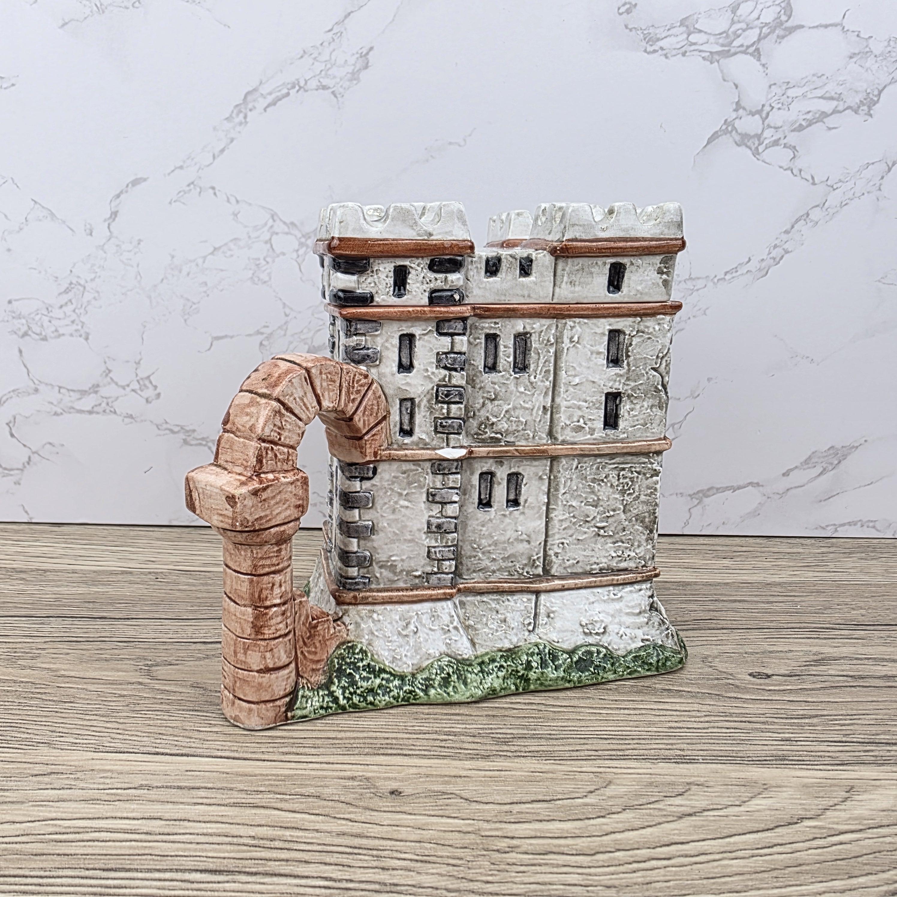 Leonardo Novelty Teapot Castle Shaped Ceramic Collectible Medieval Fortress Vintage Decor with Handle Tower
