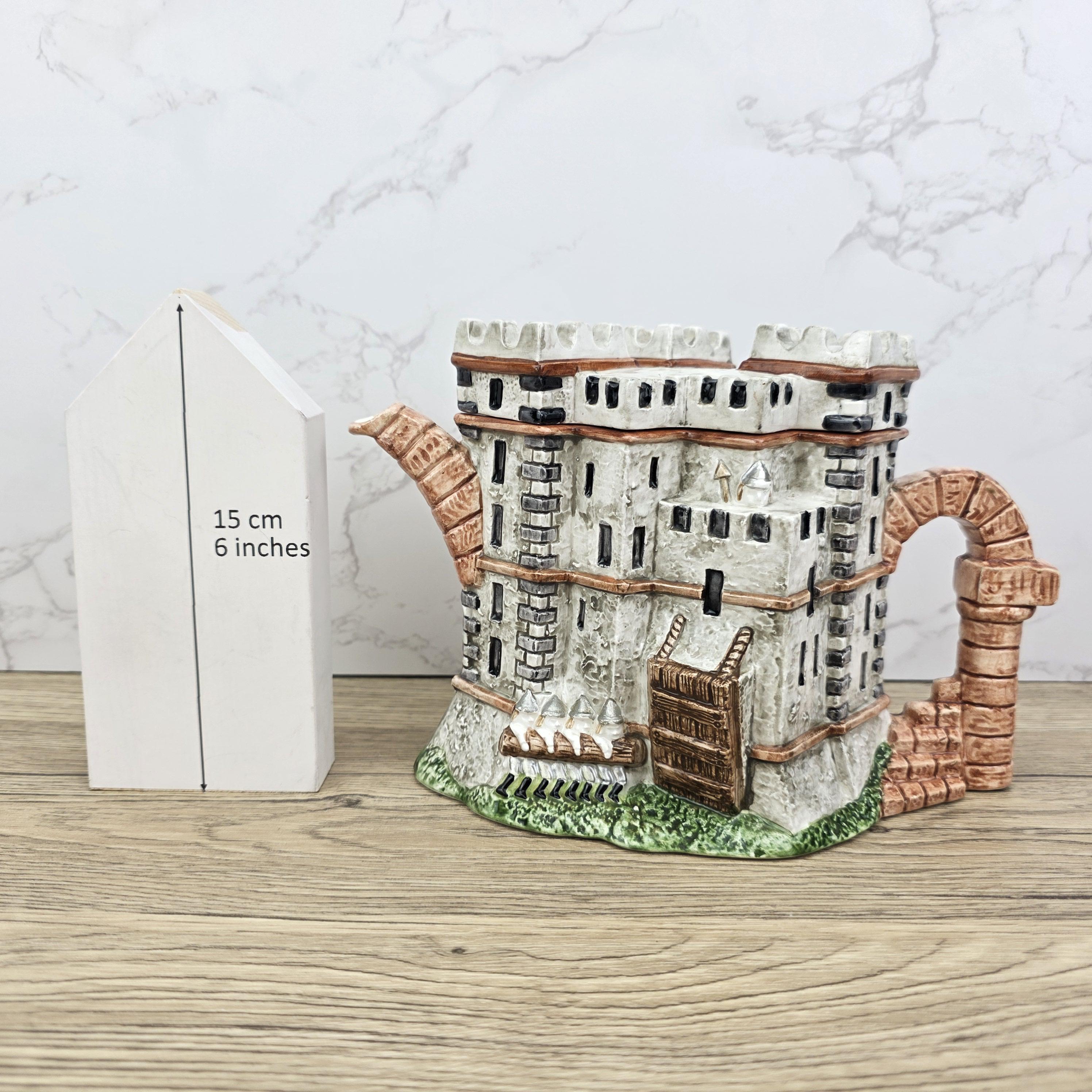 Leonardo Novelty Teapot Castle Shaped Ceramic Collectible Medieval Fortress Vintage Decor with Handle Tower