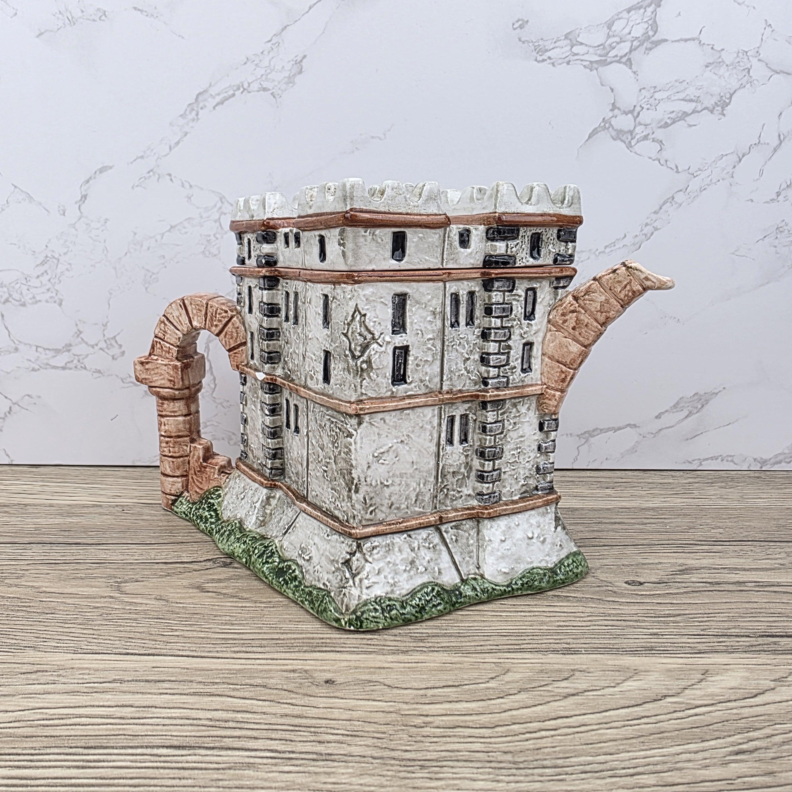 Leonardo Novelty Teapot Castle Shaped Ceramic Collectible Medieval Fortress Vintage Decor with Handle Tower