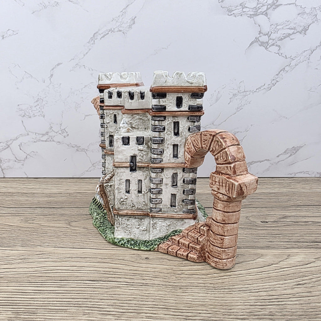 Leonardo Novelty Teapot Castle Shaped Ceramic Collectible Medieval Fortress Vintage Decor with Handle Tower