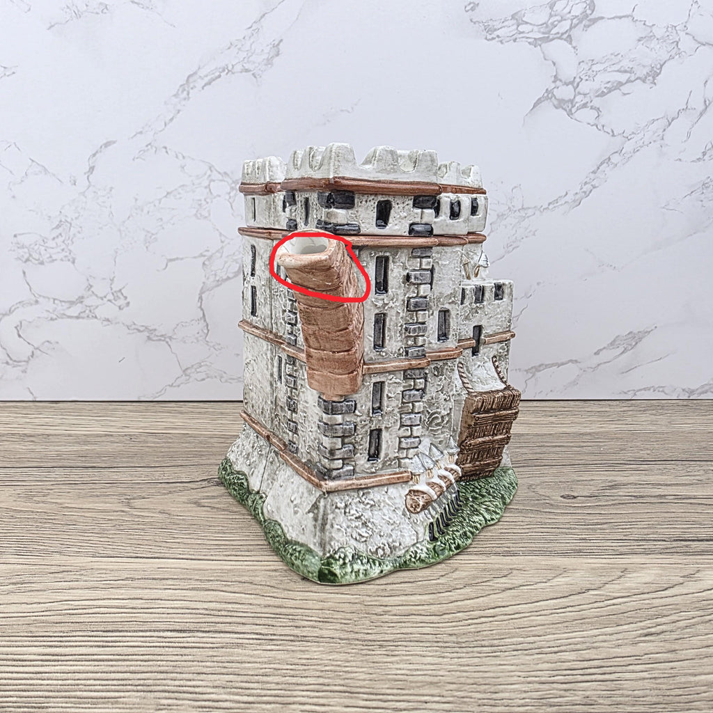 Leonardo Novelty Teapot Castle Shaped Ceramic Collectible Medieval Fortress Vintage Decor with Handle Tower
