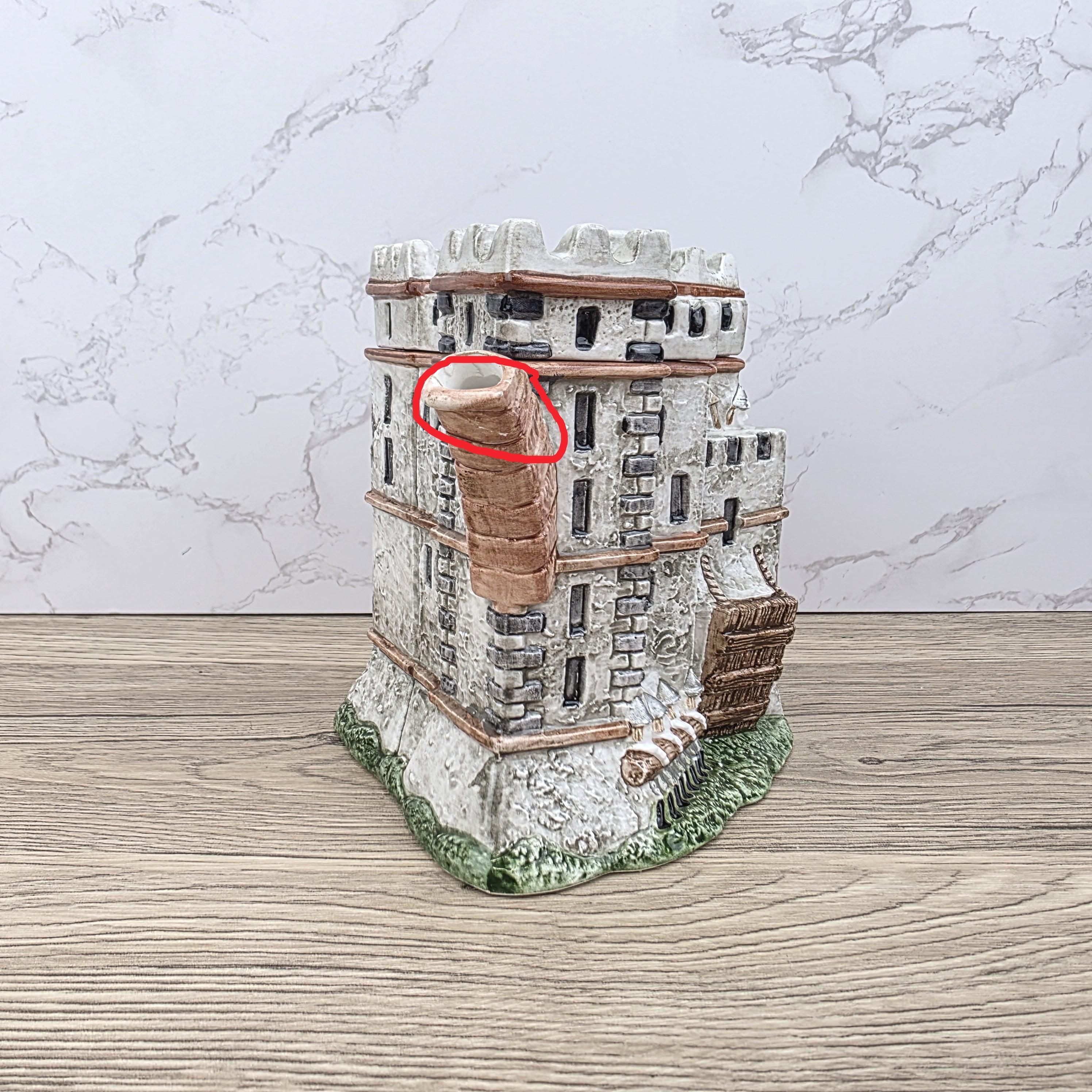 Leonardo Novelty Teapot Castle Shaped Ceramic Collectible Medieval Fortress Vintage Decor with Handle Tower