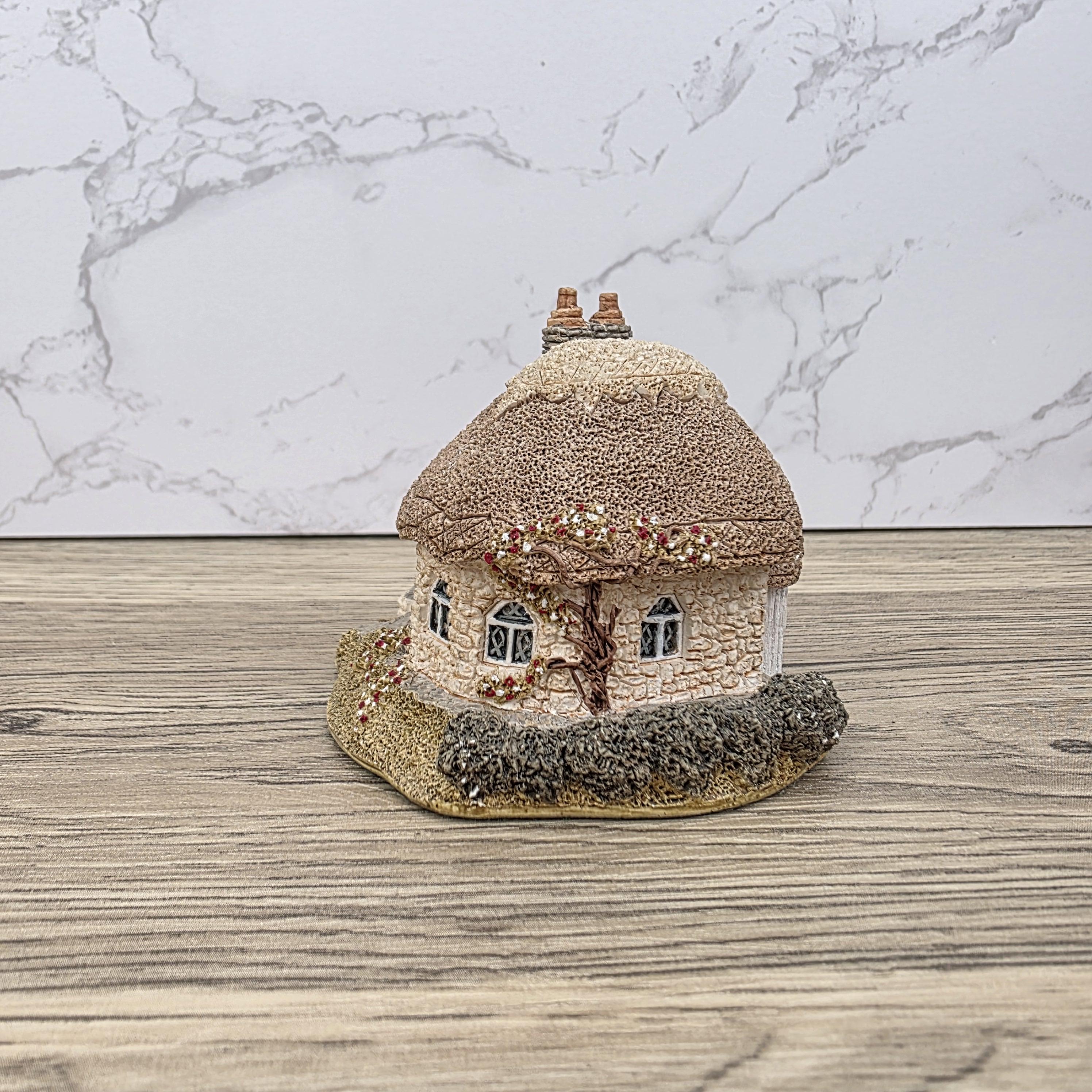 Lilliput Lane “Chine Cot” Cottage 1989 – Vintage Handmade Miniature English House with Box & Deeds