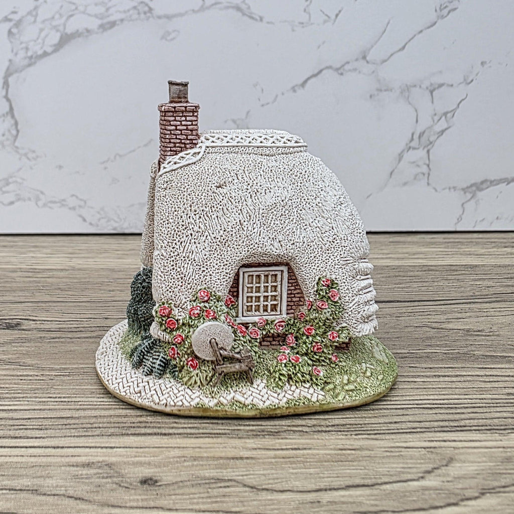 Vintage Lilliput Lane “Petticoat Cottage” – 1994 Collectors Club Gift, Handmade English Miniature Cottage