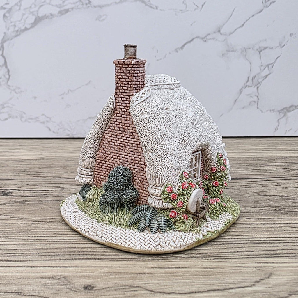 Vintage Lilliput Lane “Petticoat Cottage” – 1994 Collectors Club Gift, Handmade English Miniature Cottage
