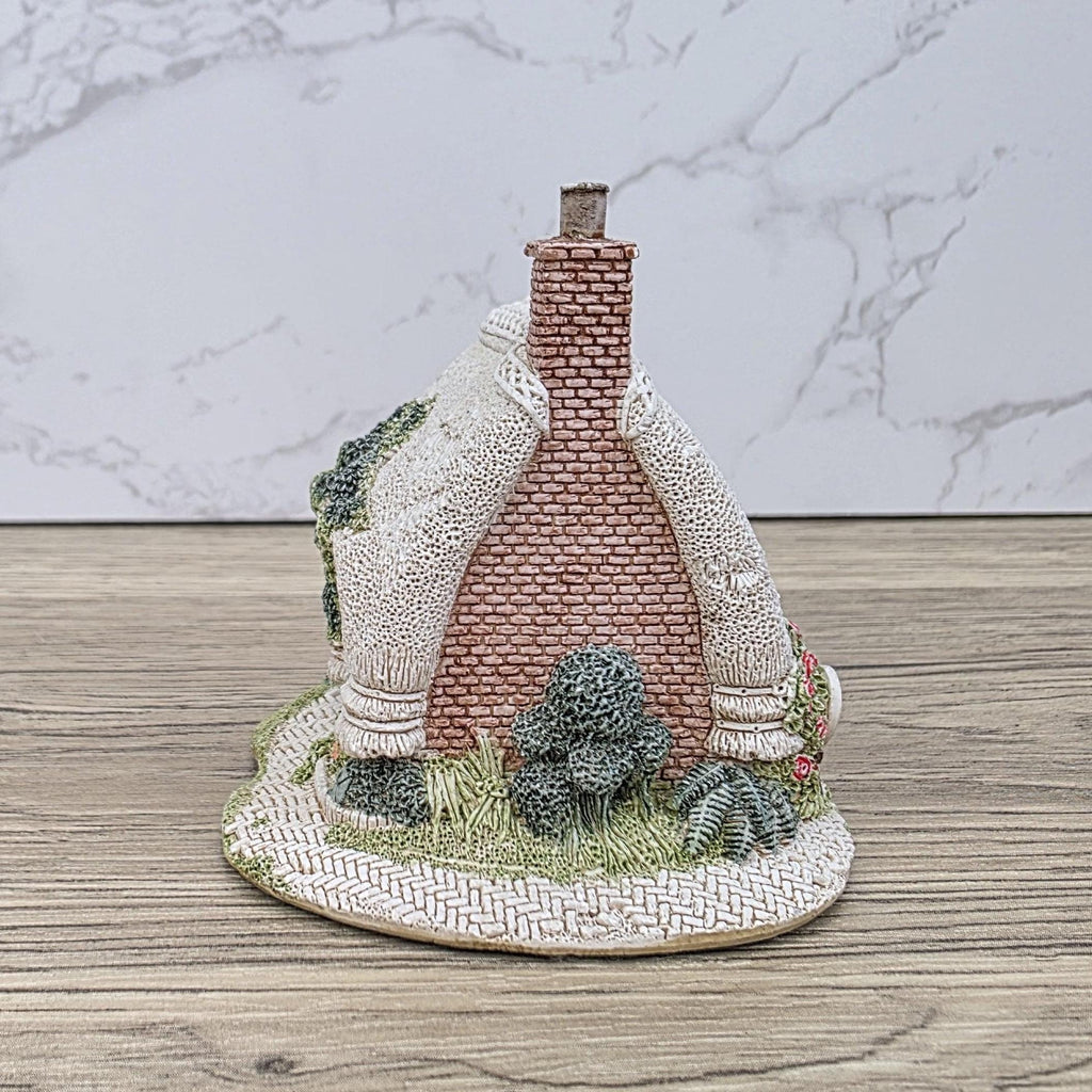 Vintage Lilliput Lane “Petticoat Cottage” – 1994 Collectors Club Gift, Handmade English Miniature Cottage