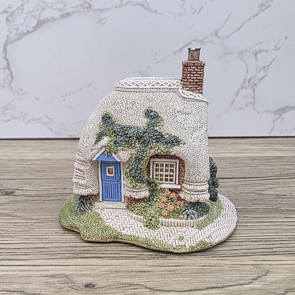 Vintage Lilliput Lane “Petticoat Cottage” – 1994 Collectors Club Gift, Handmade English Miniature Cottage