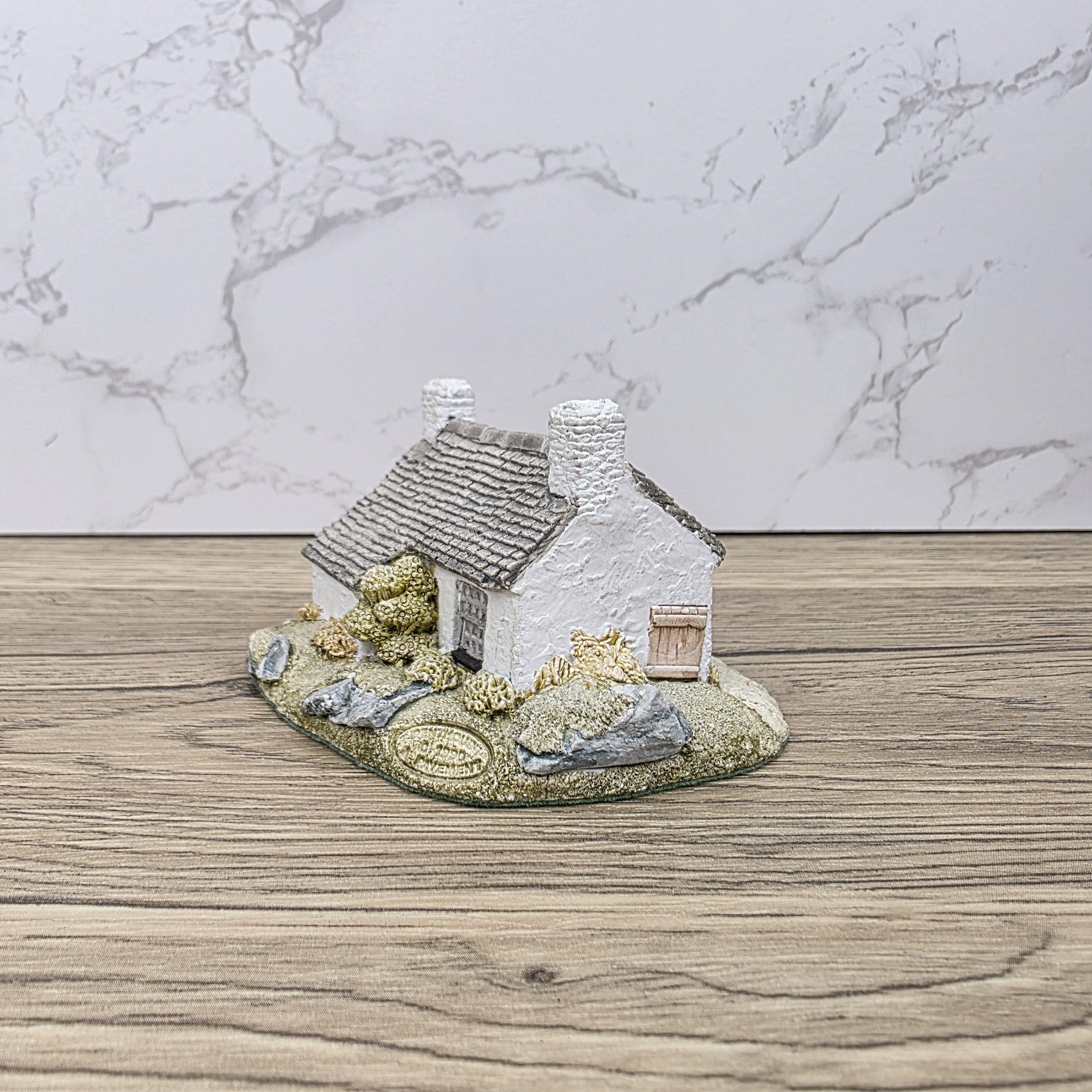 Vintage Lilliput Lane “First and Last House” – Handmade English Cottage Miniature, Land’s End Collectible