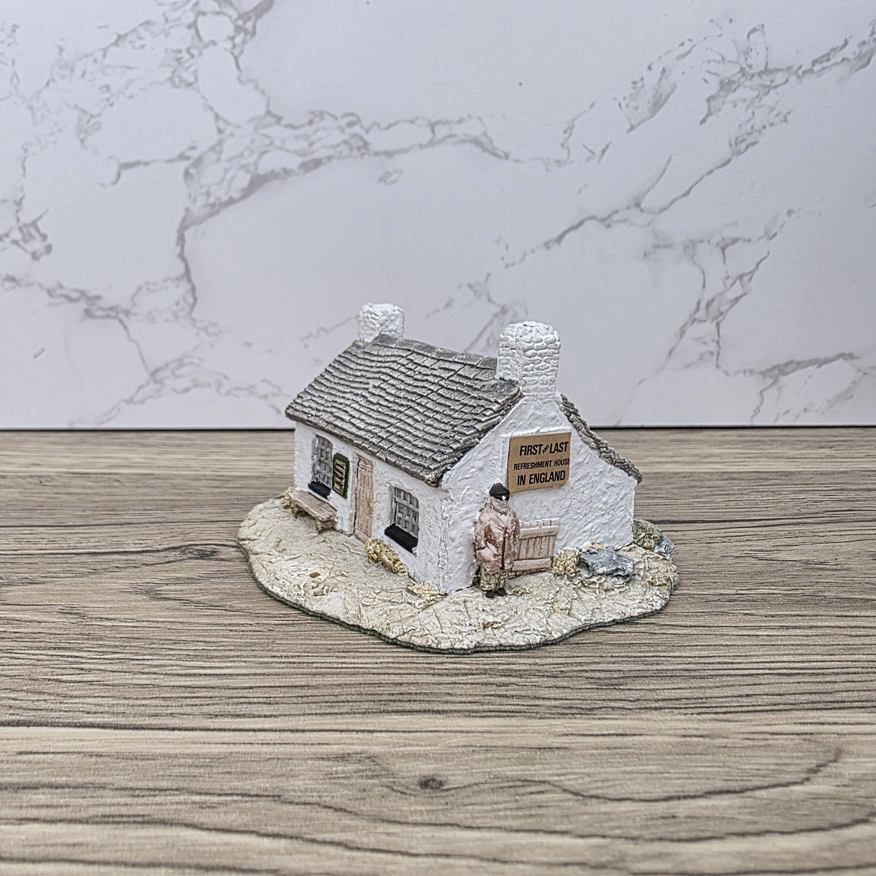 Vintage Lilliput Lane “First and Last House” – Handmade English Cottage Miniature, Land’s End Collectible