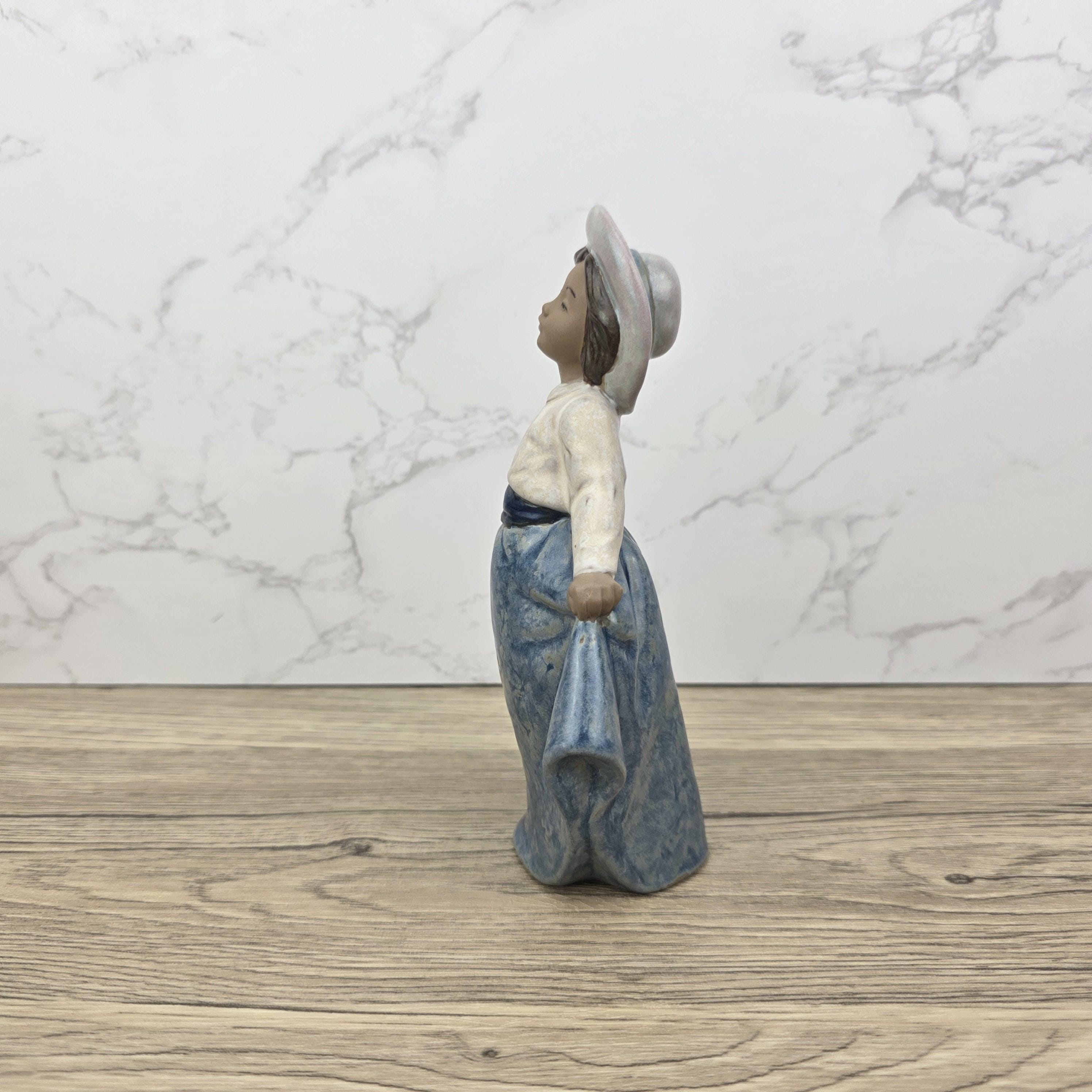 Vintage Nao Lladro Porcelain Figurine | Girl with Hat, Spanish Collectible