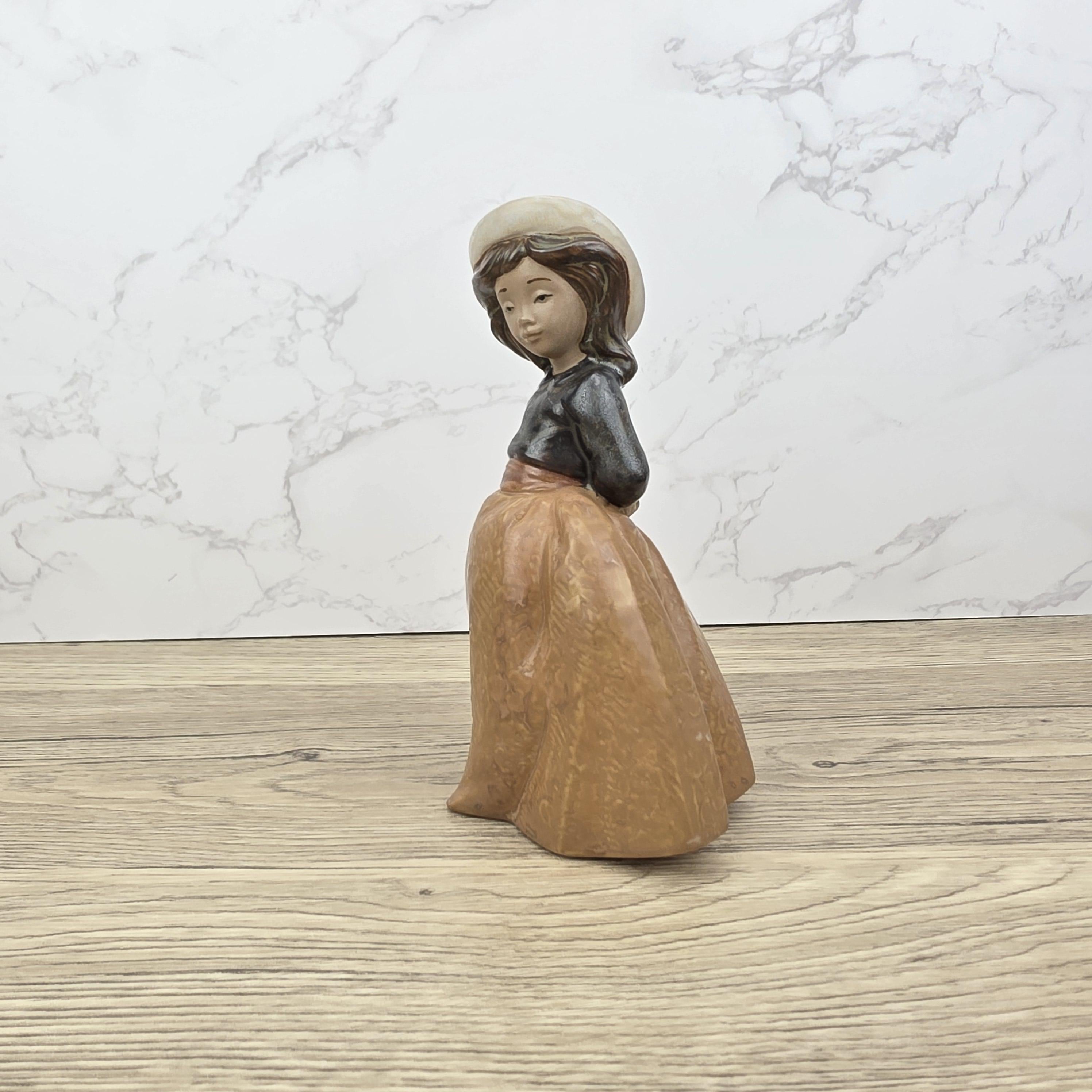 Rustic Vintage Collectible | Spanish Handmade Porcelain | Nao by Lladro Figurine Girl with Hat 315