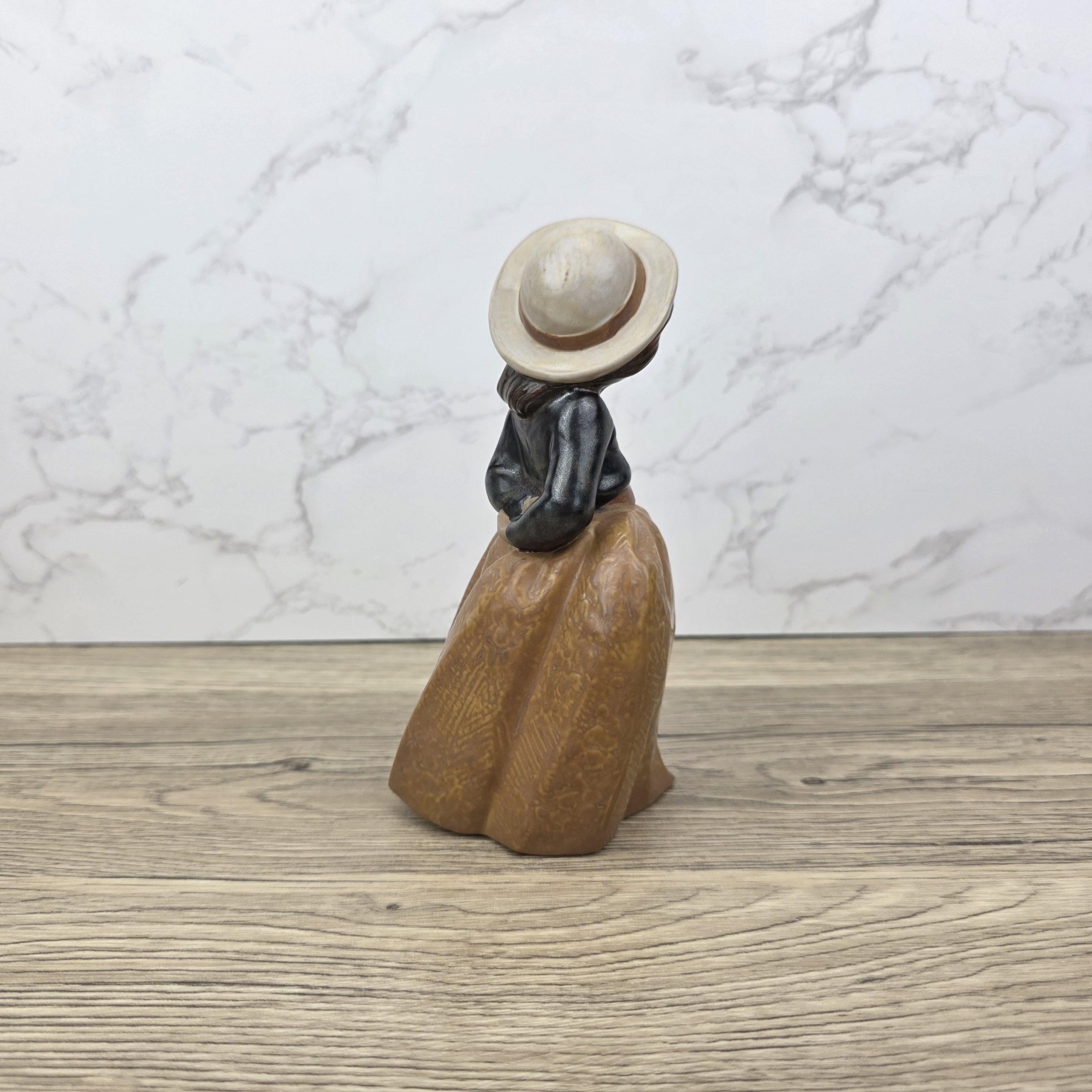 Rustic Vintage Collectible | Spanish Handmade Porcelain | Nao by Lladro Figurine Girl with Hat 315