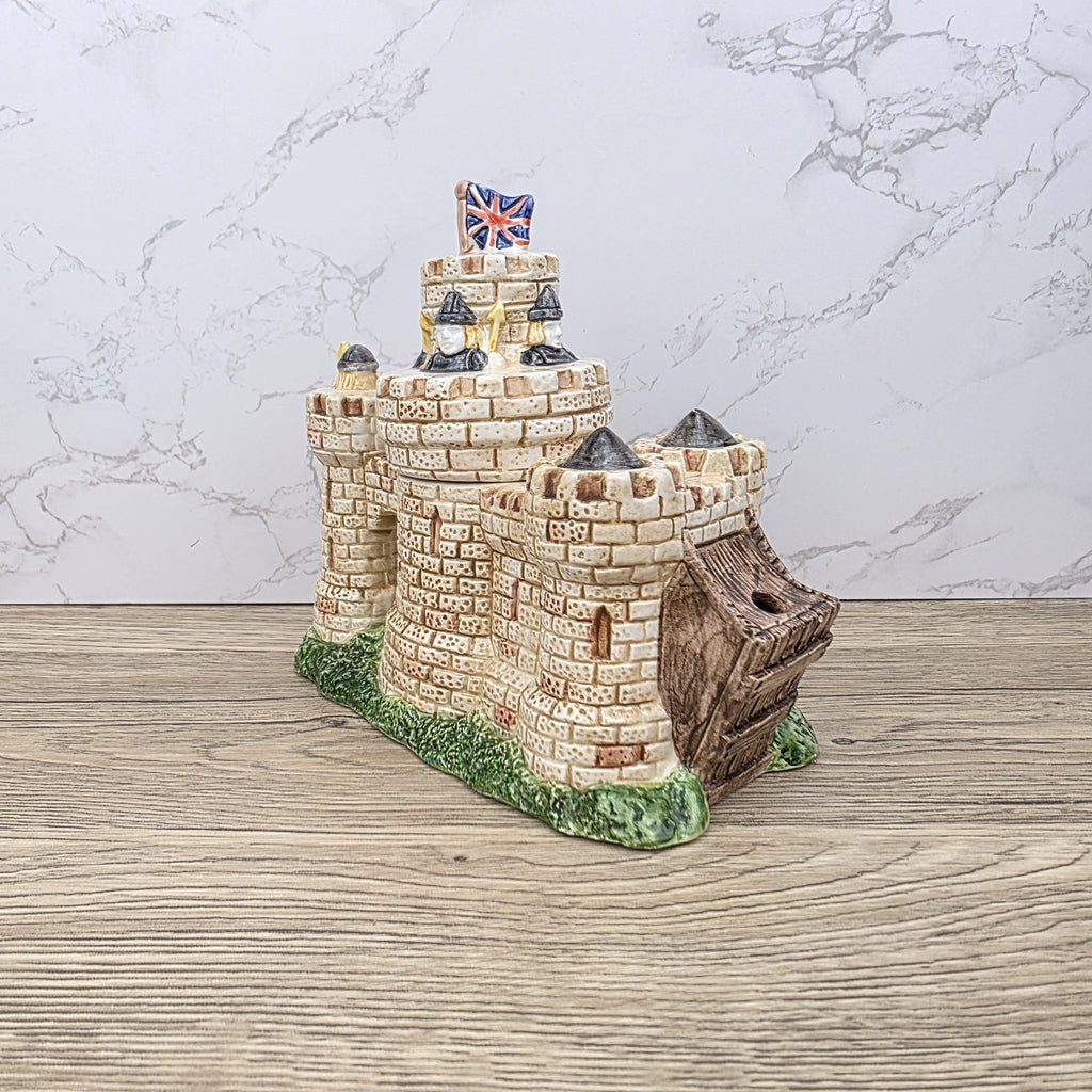 Leonardo Castle Teapot | Vintage British Knight Ceramic TeaPot | Collectible Pottery | Medieval Decor Union Jack