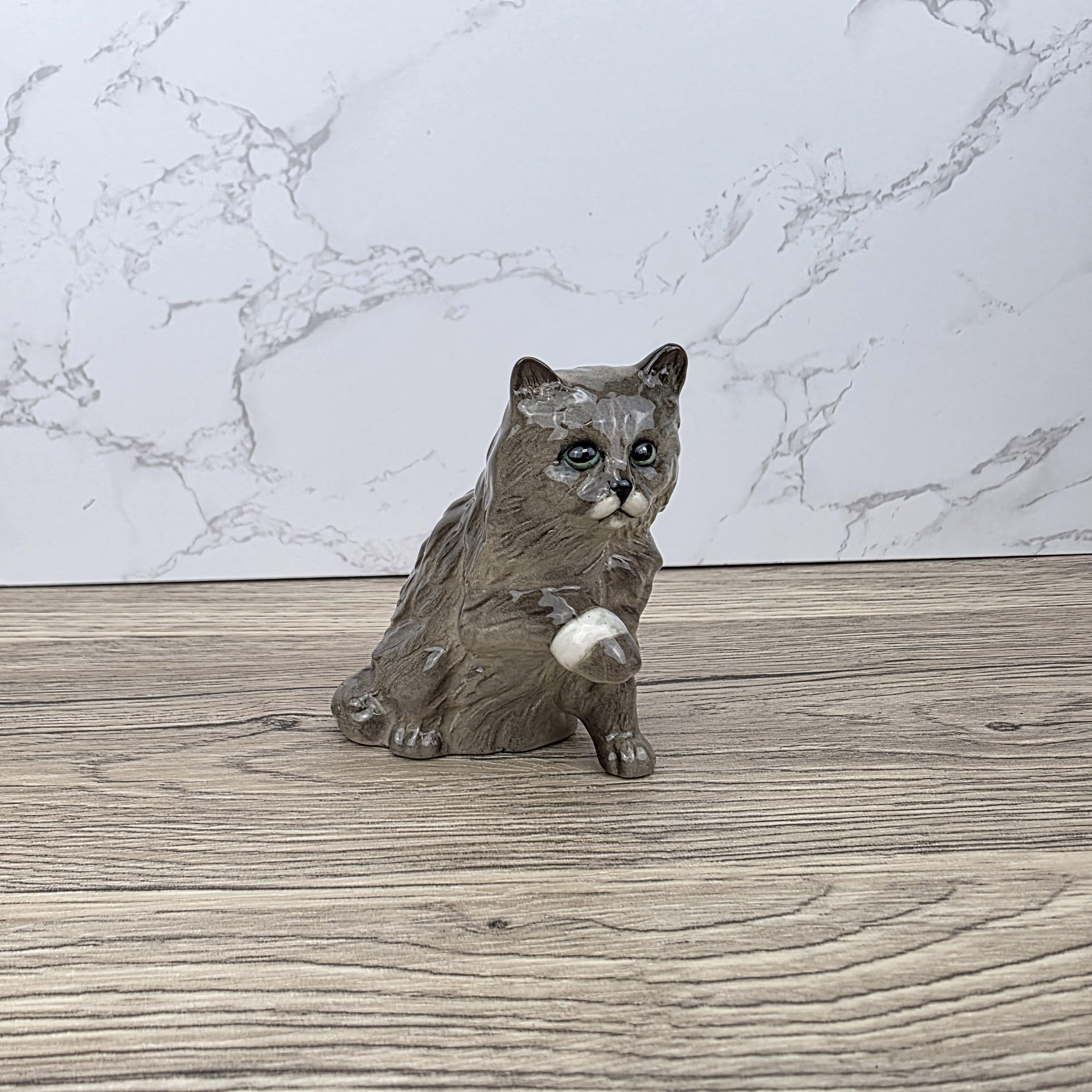Royal Doulton Persian Cat Figurine | HN2584 Fluffy Grey Cat with White Paw | Vintage English Collectible