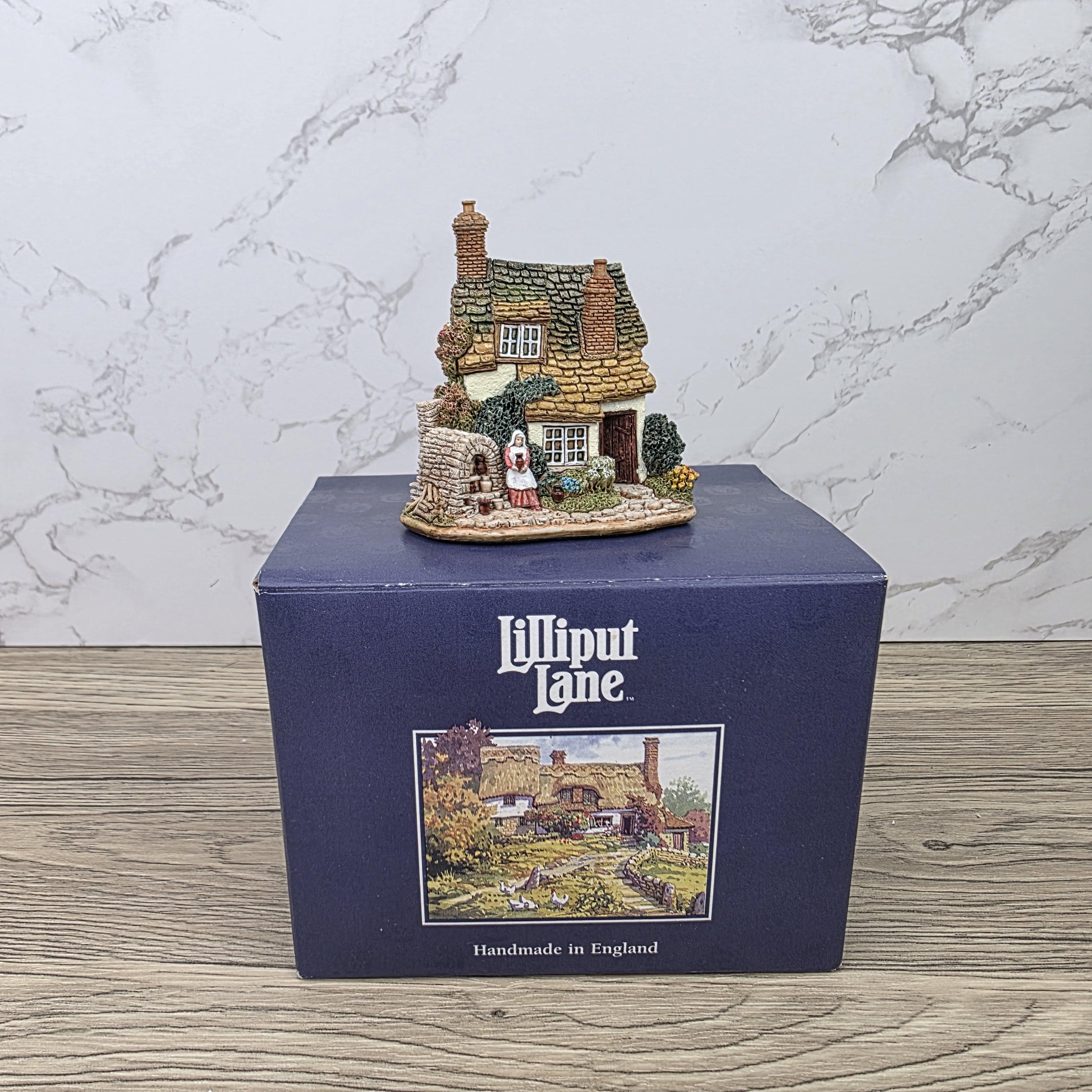 Vintage 1998 Lilliput Lane Kiln Cottage LN2124 Collectors Club Figurine With COA In Box