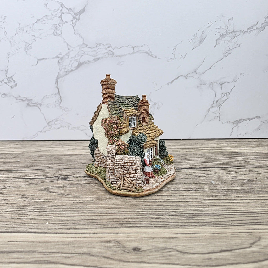 Vintage 1998 Lilliput Lane Kiln Cottage LN2124 Collectors Club Figurine With COA In Box