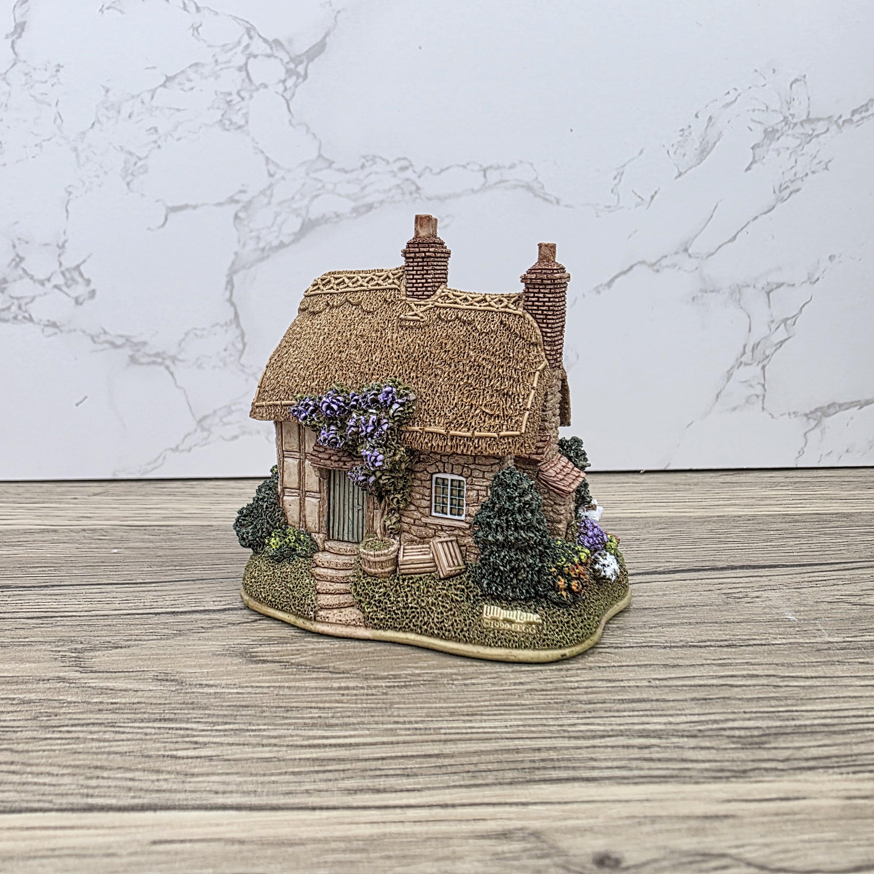Vintage Lilliput Lane Fresh Today L2256 Cottage Figure with Box | 1999 Membership Piece