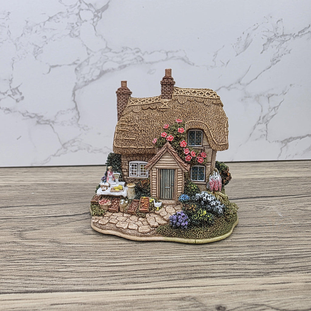 Vintage Lilliput Lane Fresh Today L2256 Cottage Figure with Box | 1999 Membership Piece