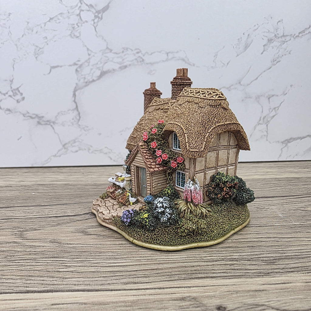 Vintage Lilliput Lane Fresh Today L2256 Cottage Figure with Box | 1999 Membership Piece