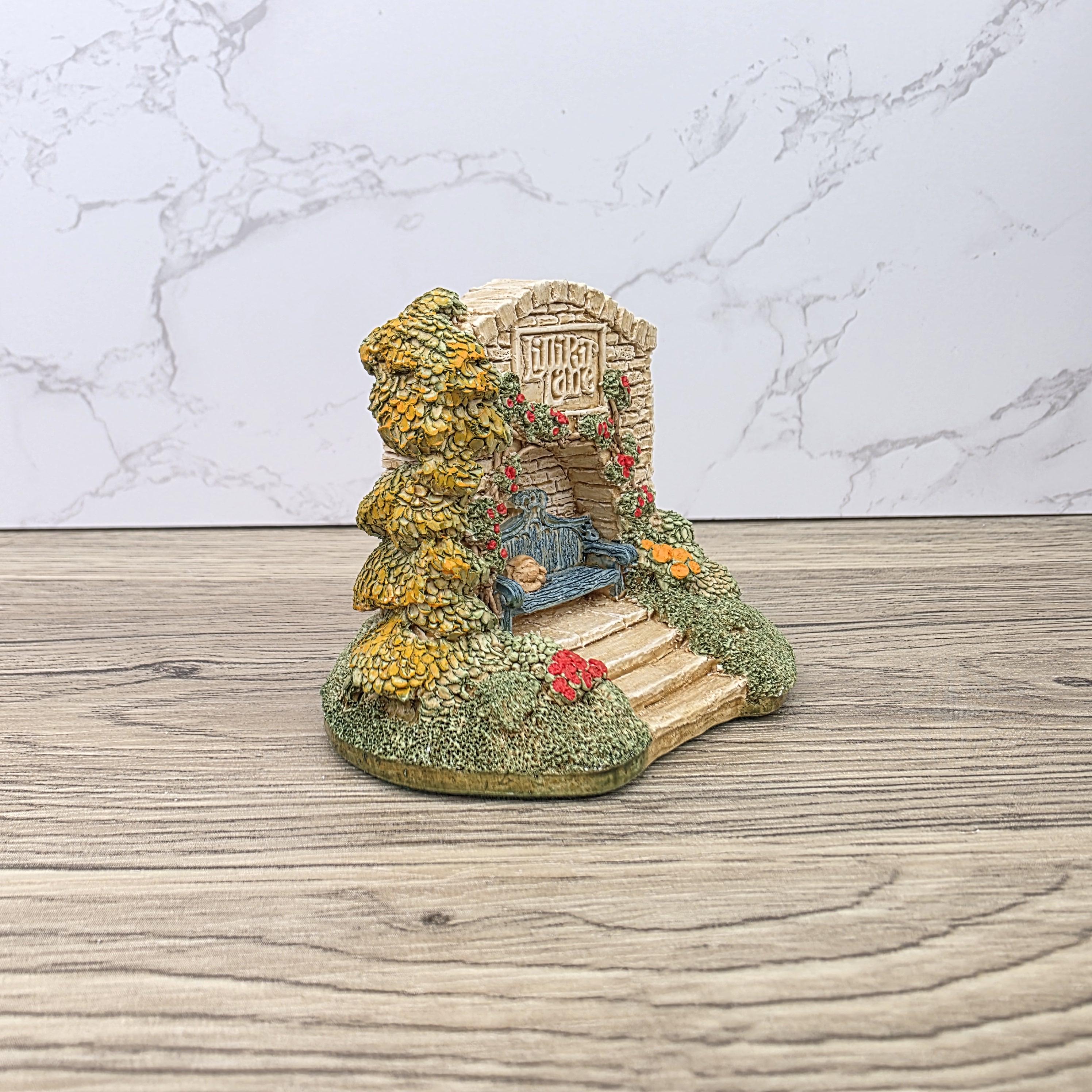 Lilliput Lane Cosy Corner 1990 Collectors Club Figurine | Handcrafted English Resin Garden Scene