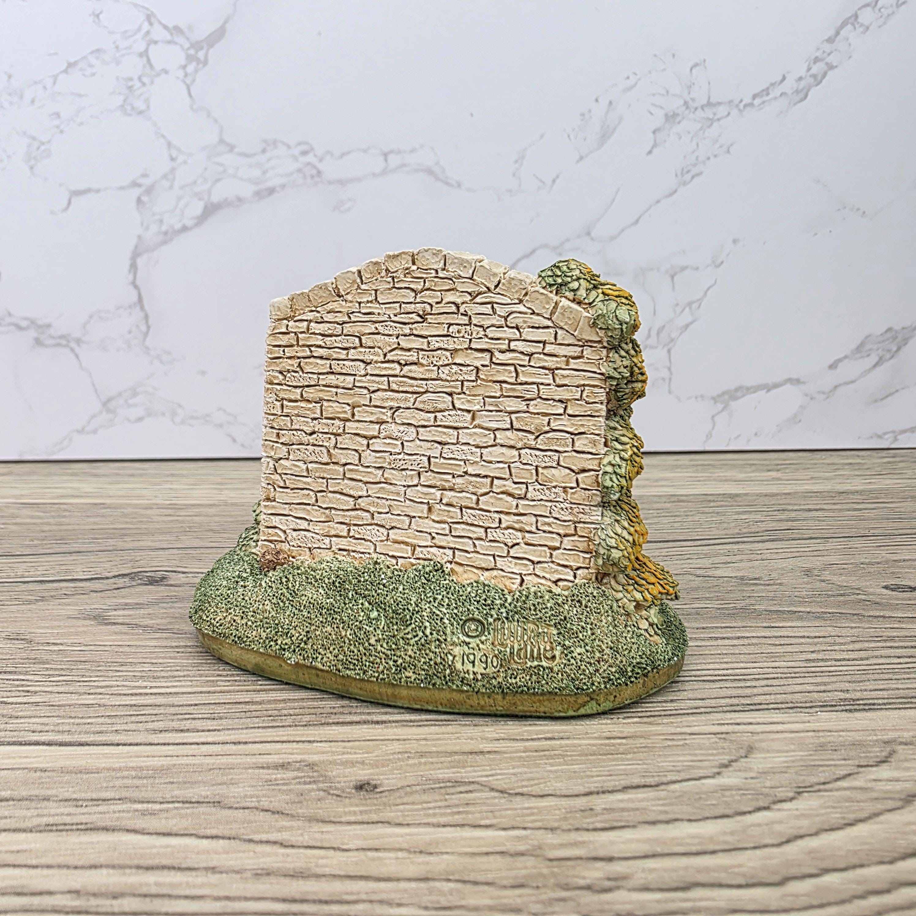 Lilliput Lane Cosy Corner 1990 Collectors Club Figurine | Handcrafted English Resin Garden Scene