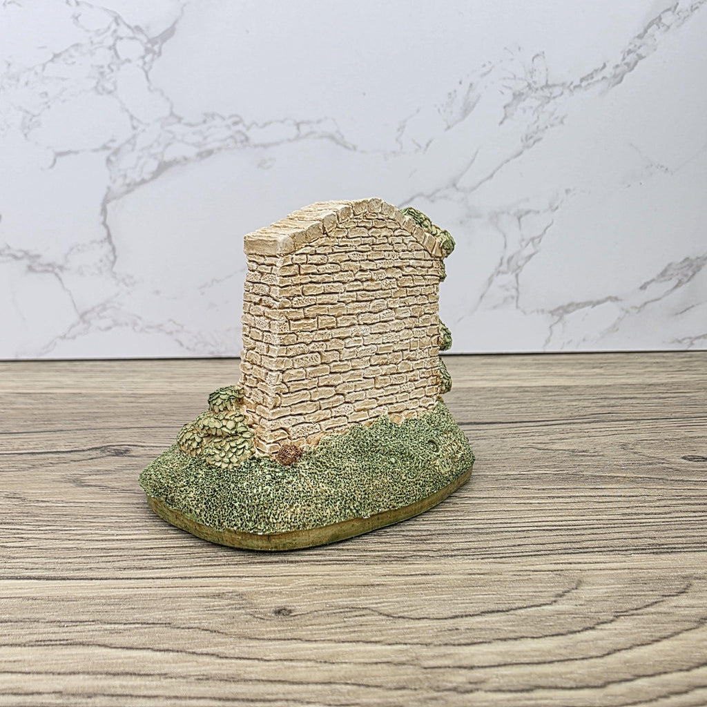 Lilliput Lane Cosy Corner 1990 Collectors Club Figurine | Handcrafted English Resin Garden Scene
