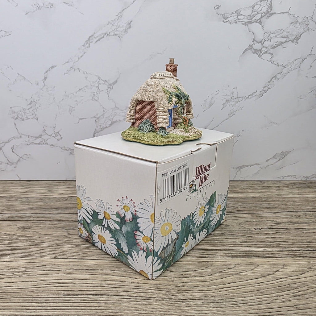 Lilliput Lane Petticoat Cottage Collectors Club 1994 Figurine With Box and Certificates